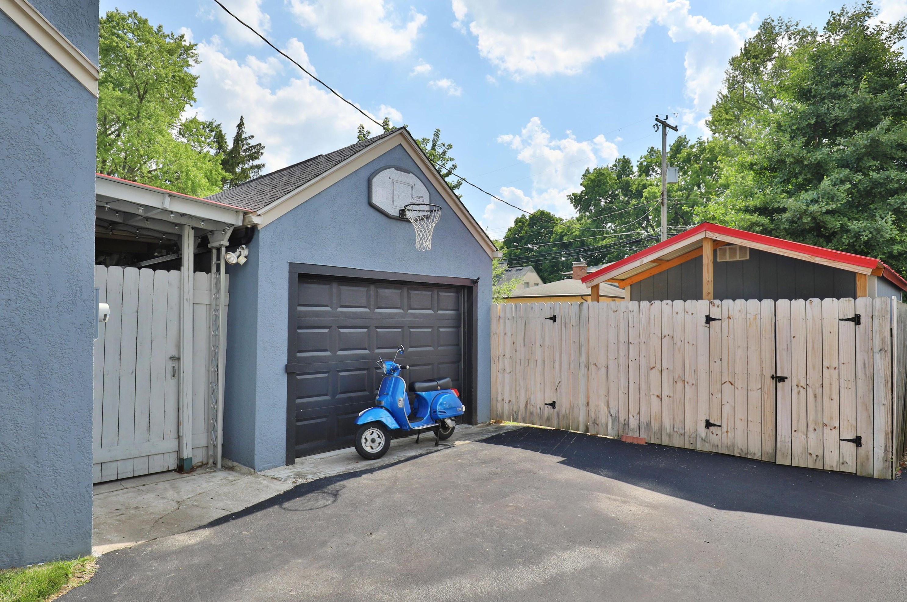 239 Kellner Rd, Columbus OH 43209-1530 exterior