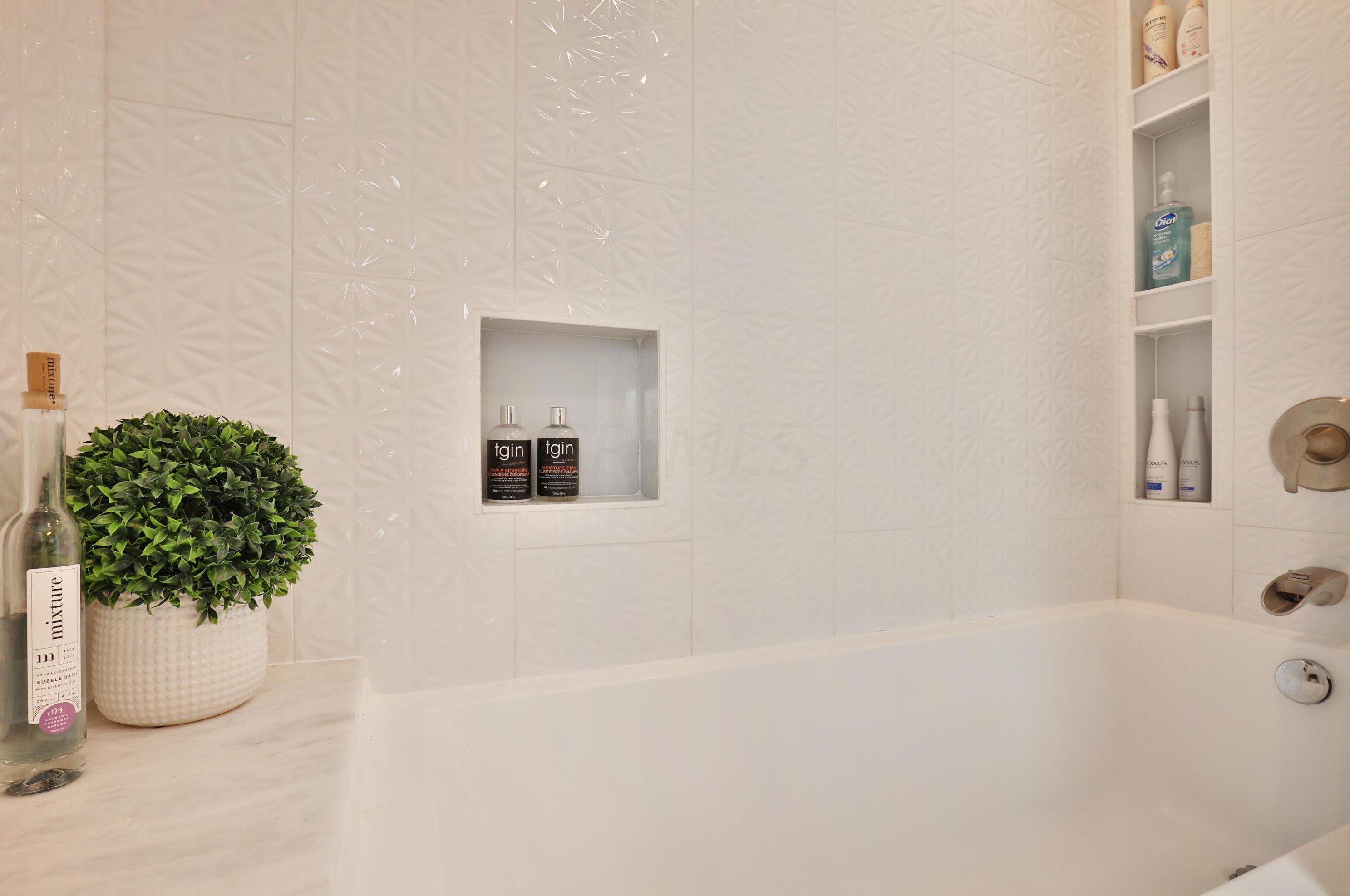 239 Kellner Rd, Columbus OH 43209-1530 exterior