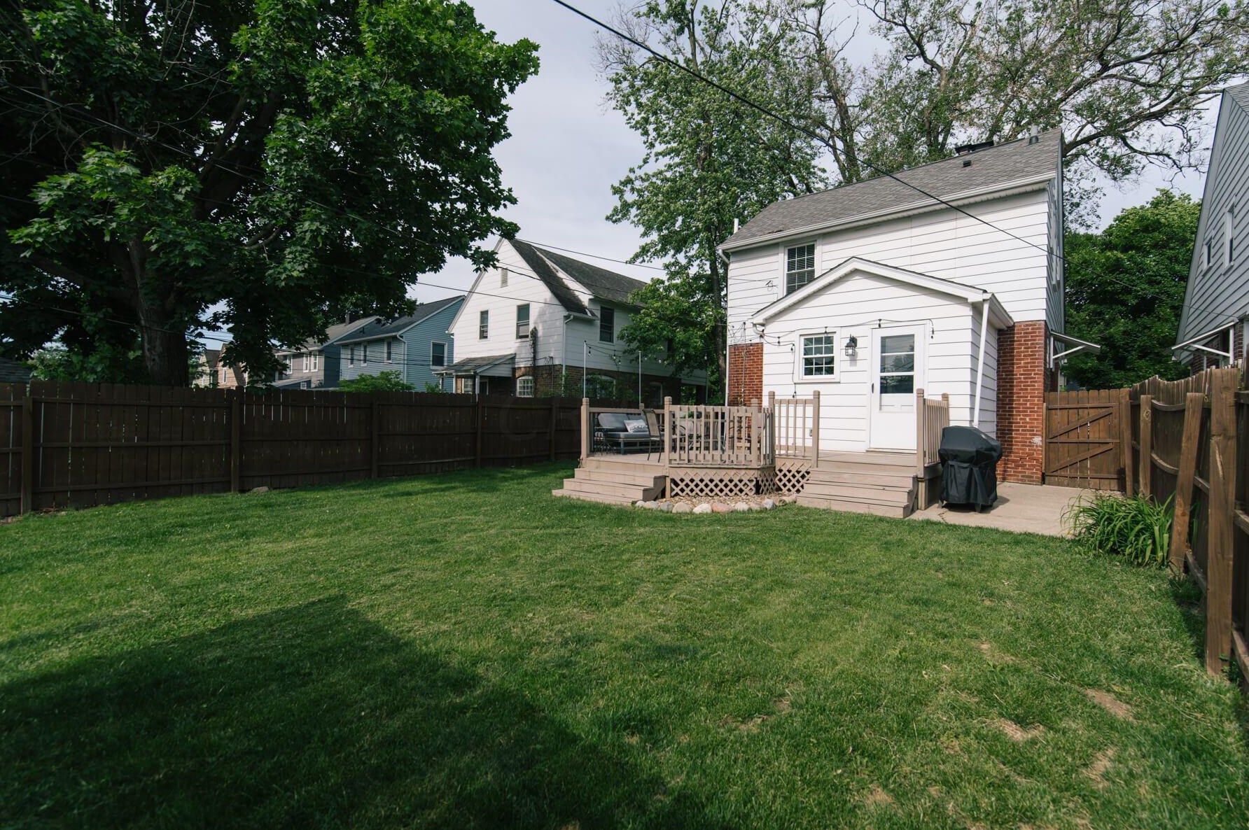 812 Gladden Rd, Columbus OH 43212-3811 exterior