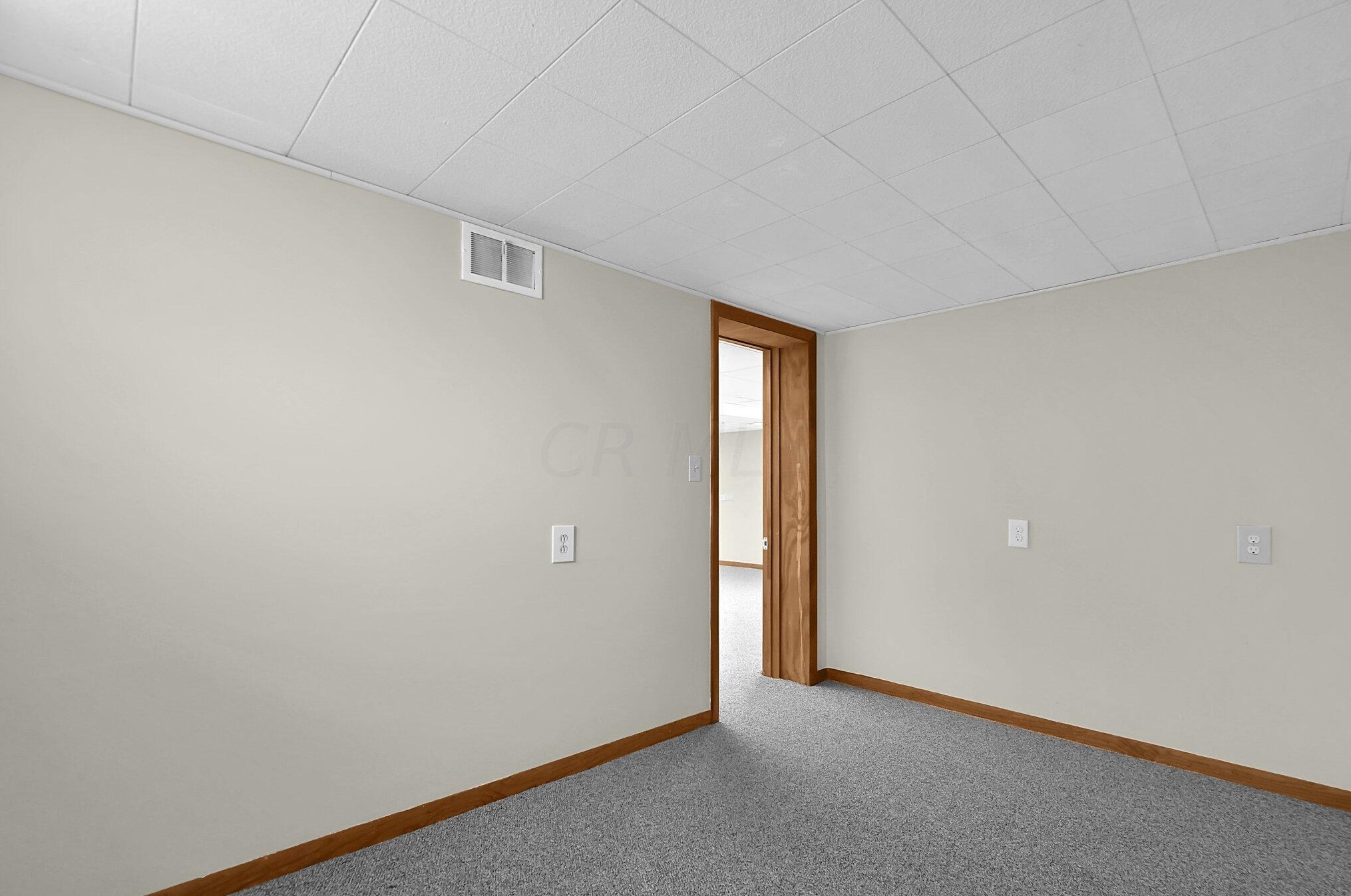 492 Hilltonia Ave, Columbus OH 43223-1611 exterior