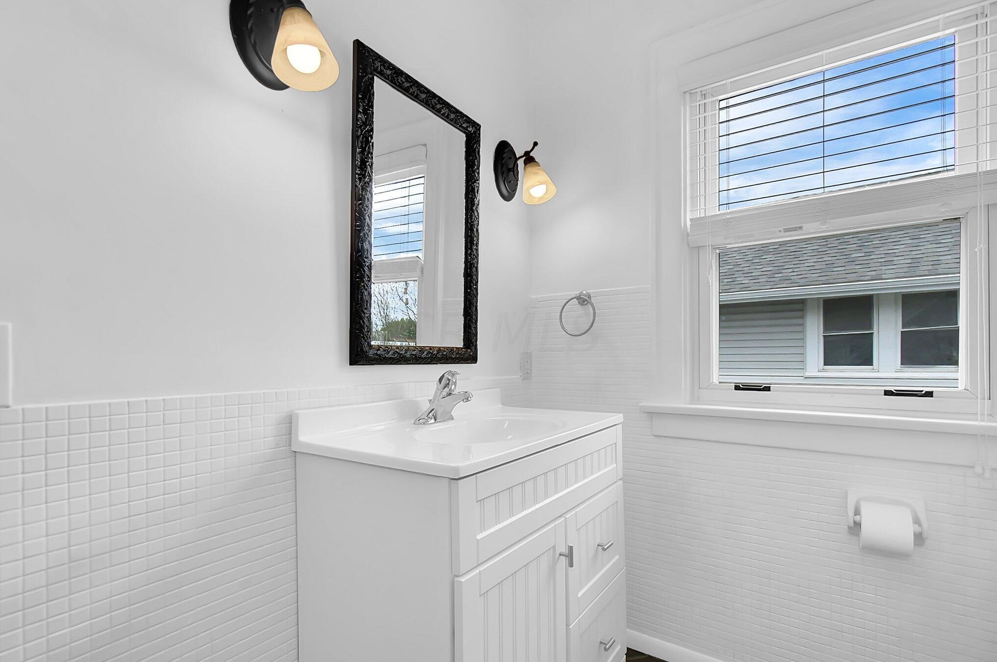 492 Hilltonia Ave, Columbus OH 43223-1611 exterior