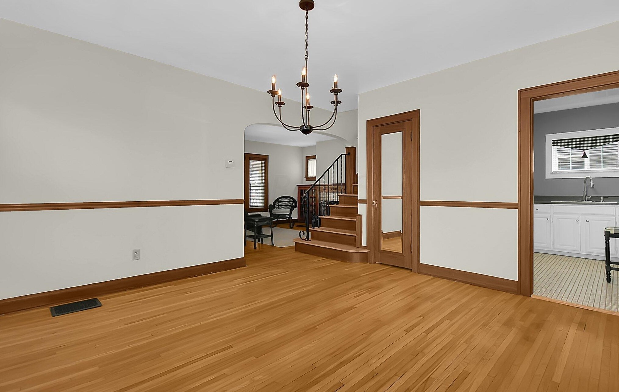 492 Hilltonia Ave, Columbus OH 43223-1611 exterior