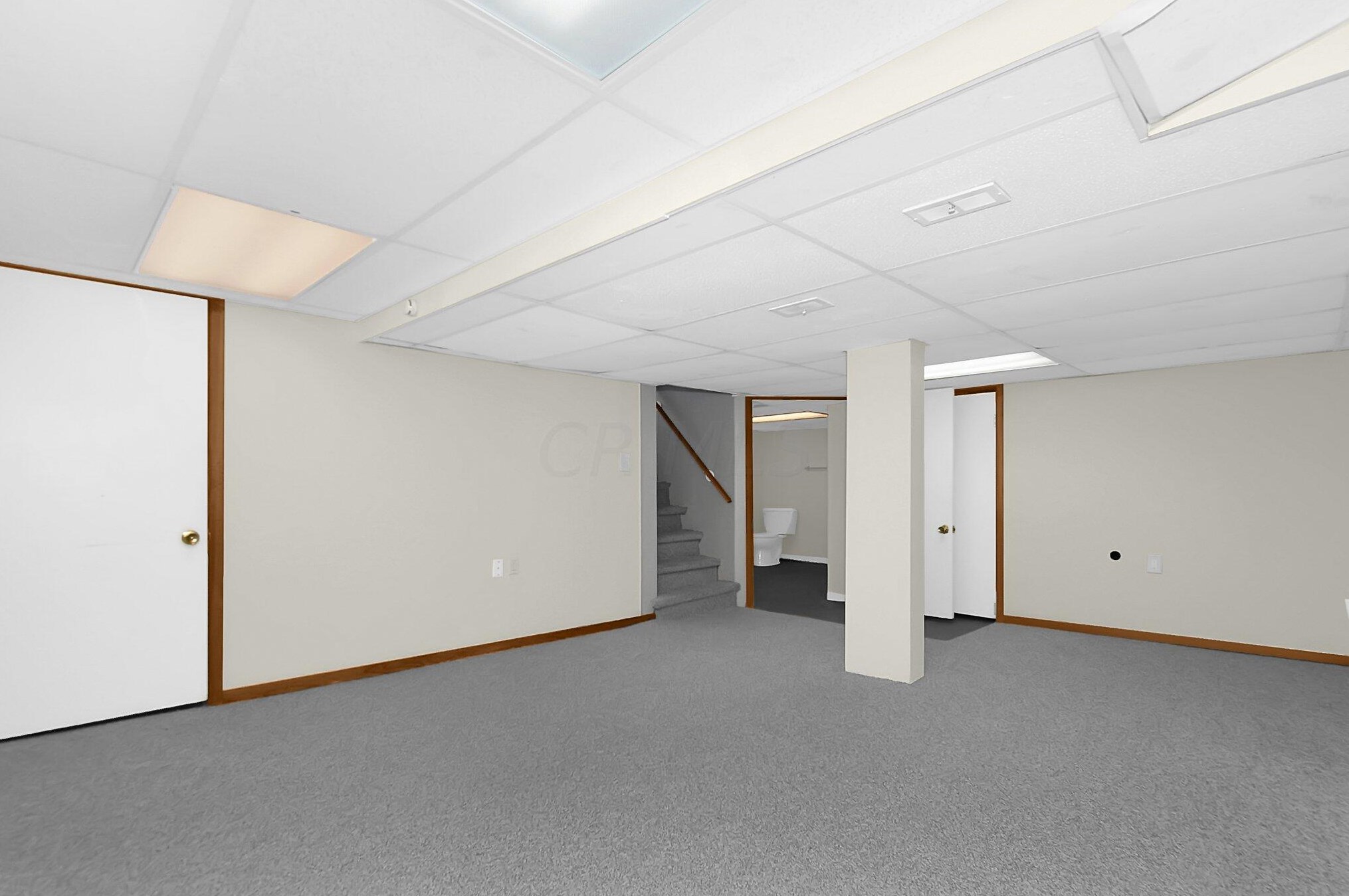 492 Hilltonia Ave, Columbus OH 43223-1611 exterior