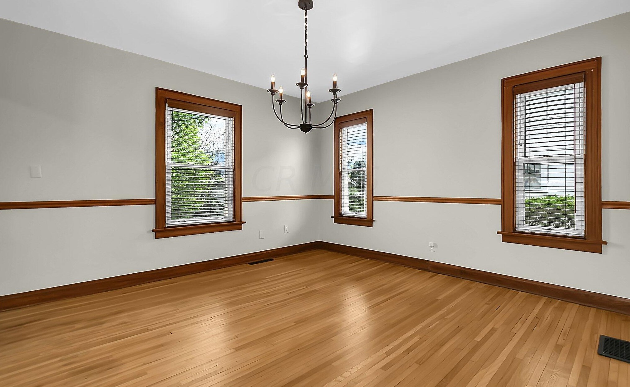 492 Hilltonia Ave, Columbus OH 43223-1611 exterior