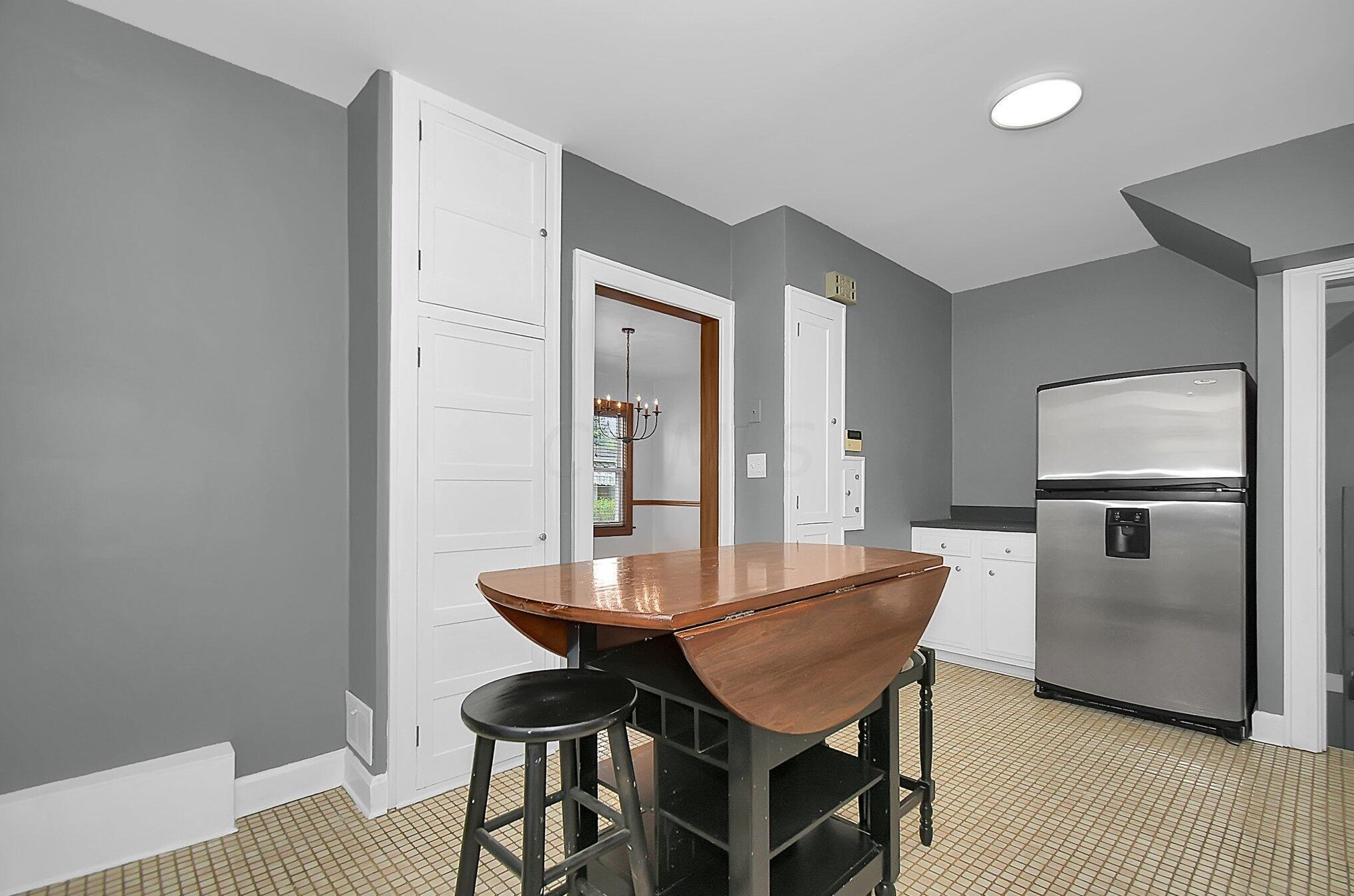 492 Hilltonia Ave, Columbus OH 43223-1611 exterior