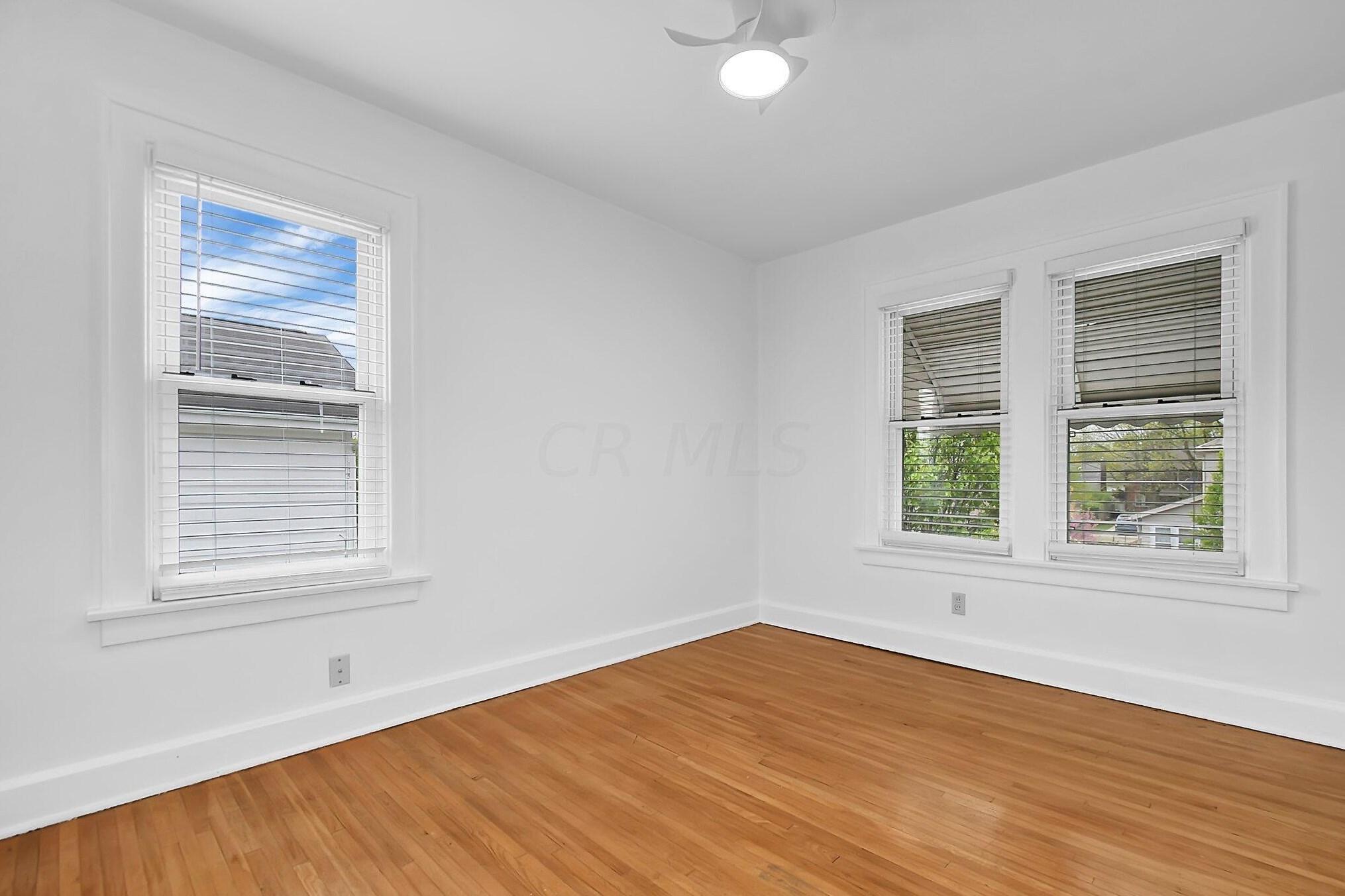 492 Hilltonia Ave, Columbus OH 43223-1611 exterior