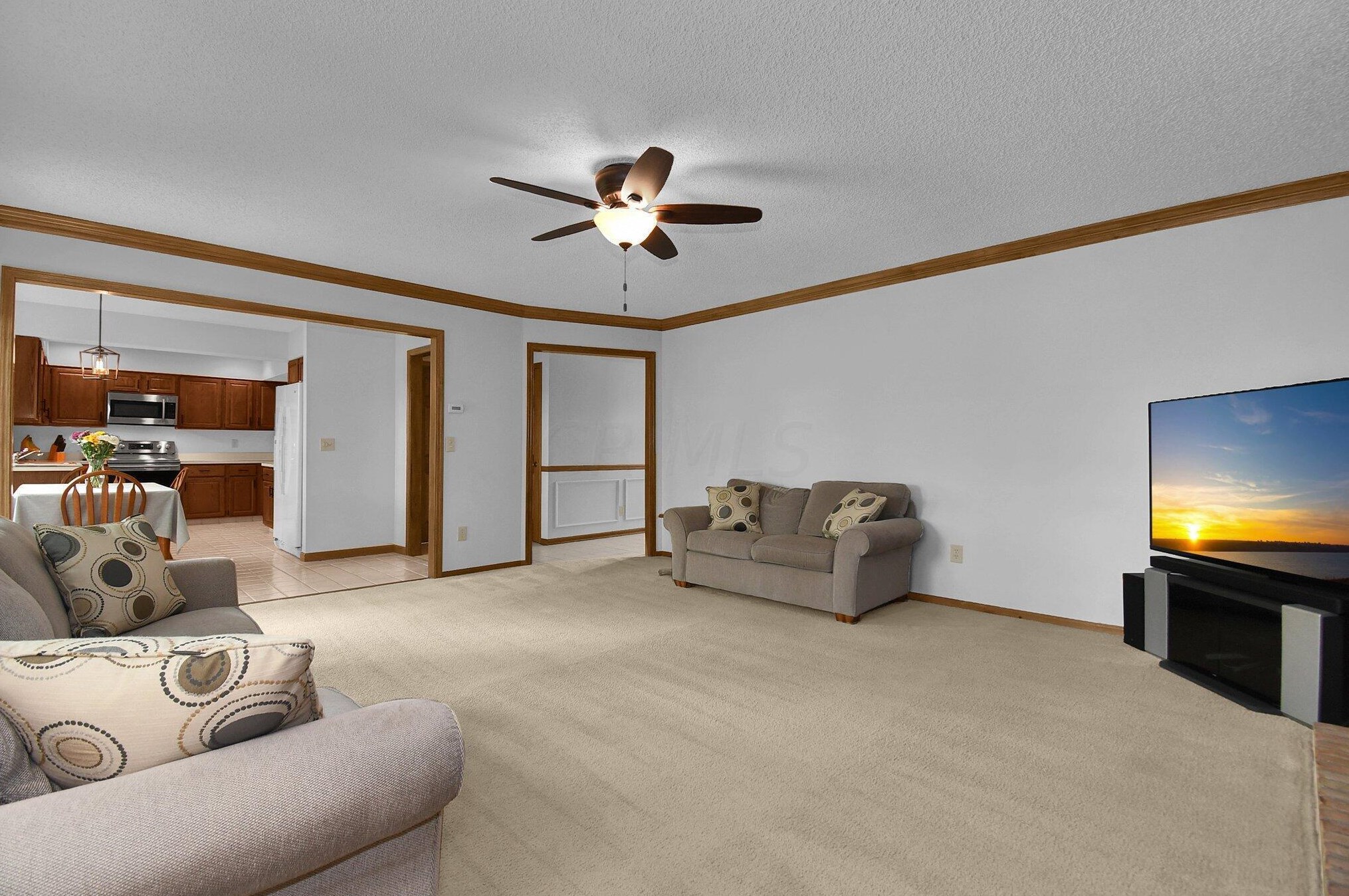 1189 Leicester Pl, Columbus OH 43235-2181 exterior