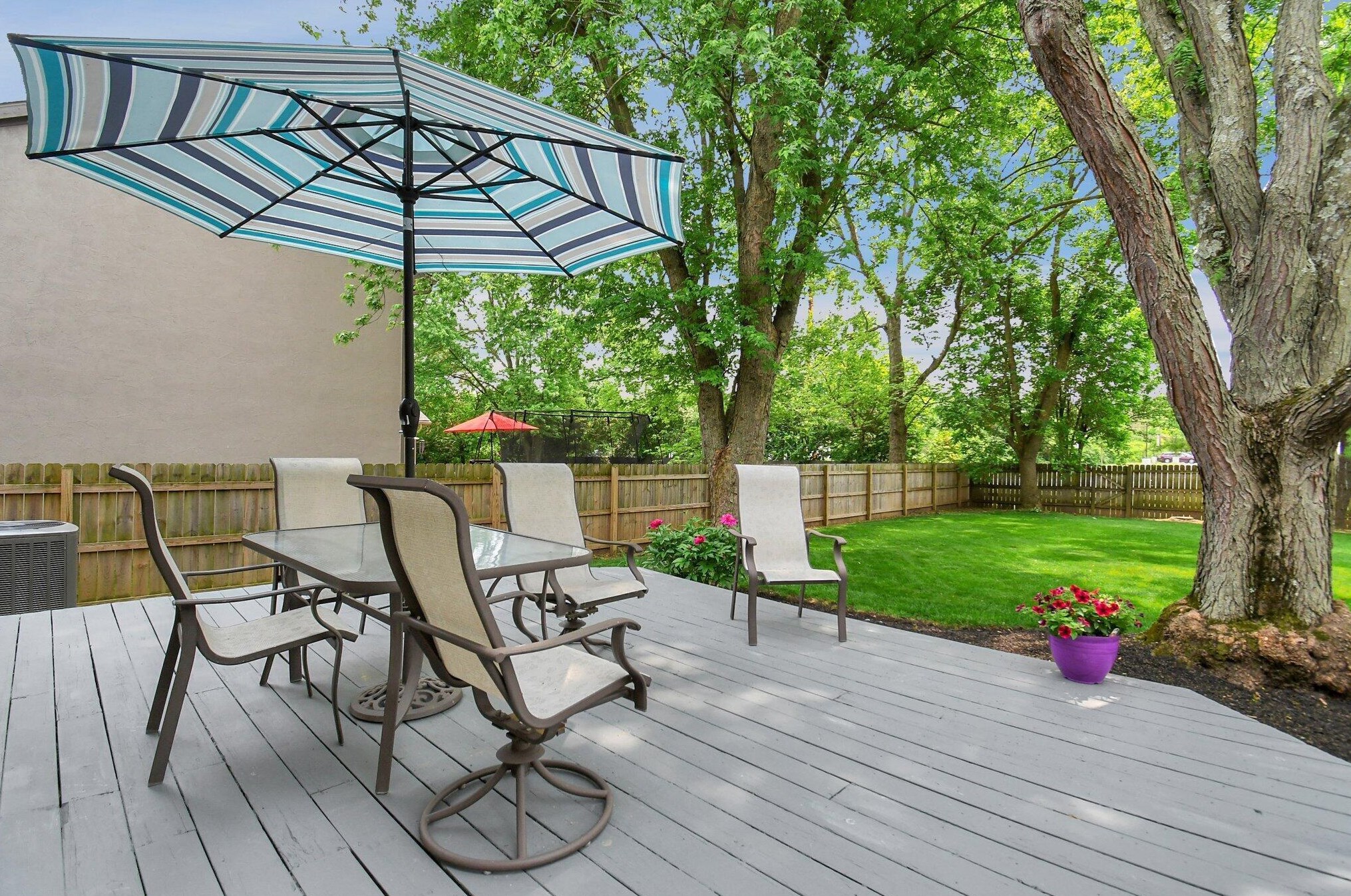 1189 Leicester Pl, Columbus OH 43235-2181 exterior