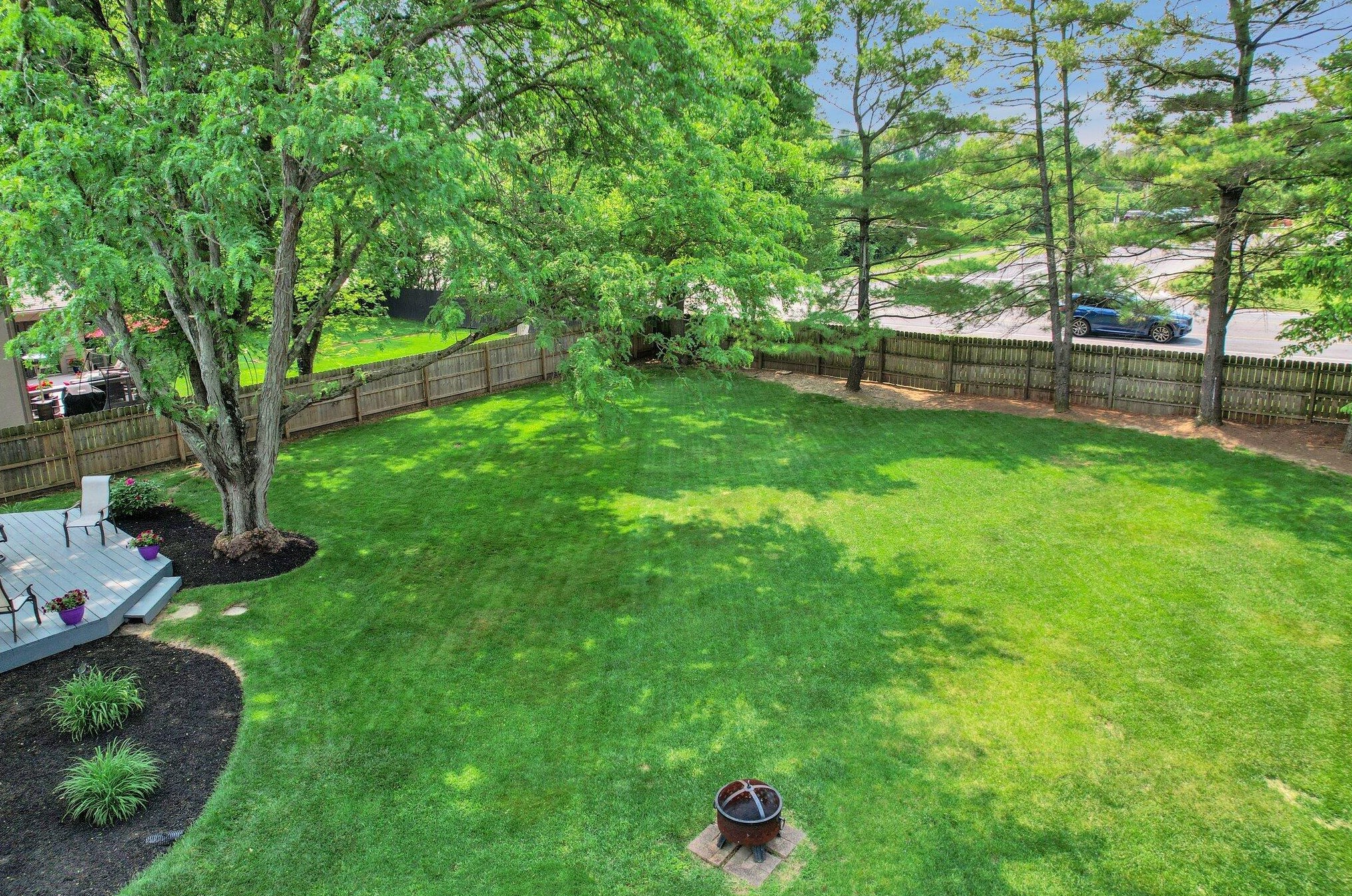 1189 Leicester Pl, Columbus OH 43235-2181 exterior