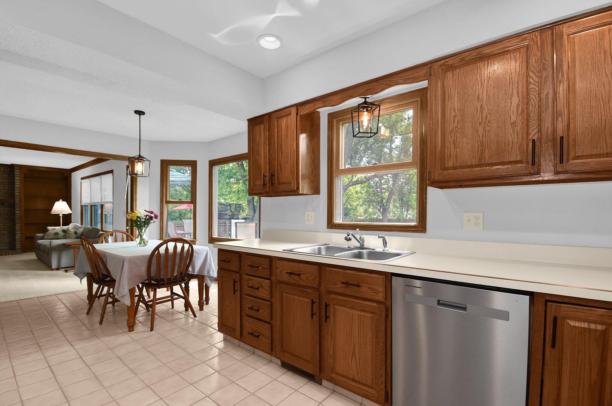 1189 Leicester Pl, Columbus OH 43235-2181 exterior