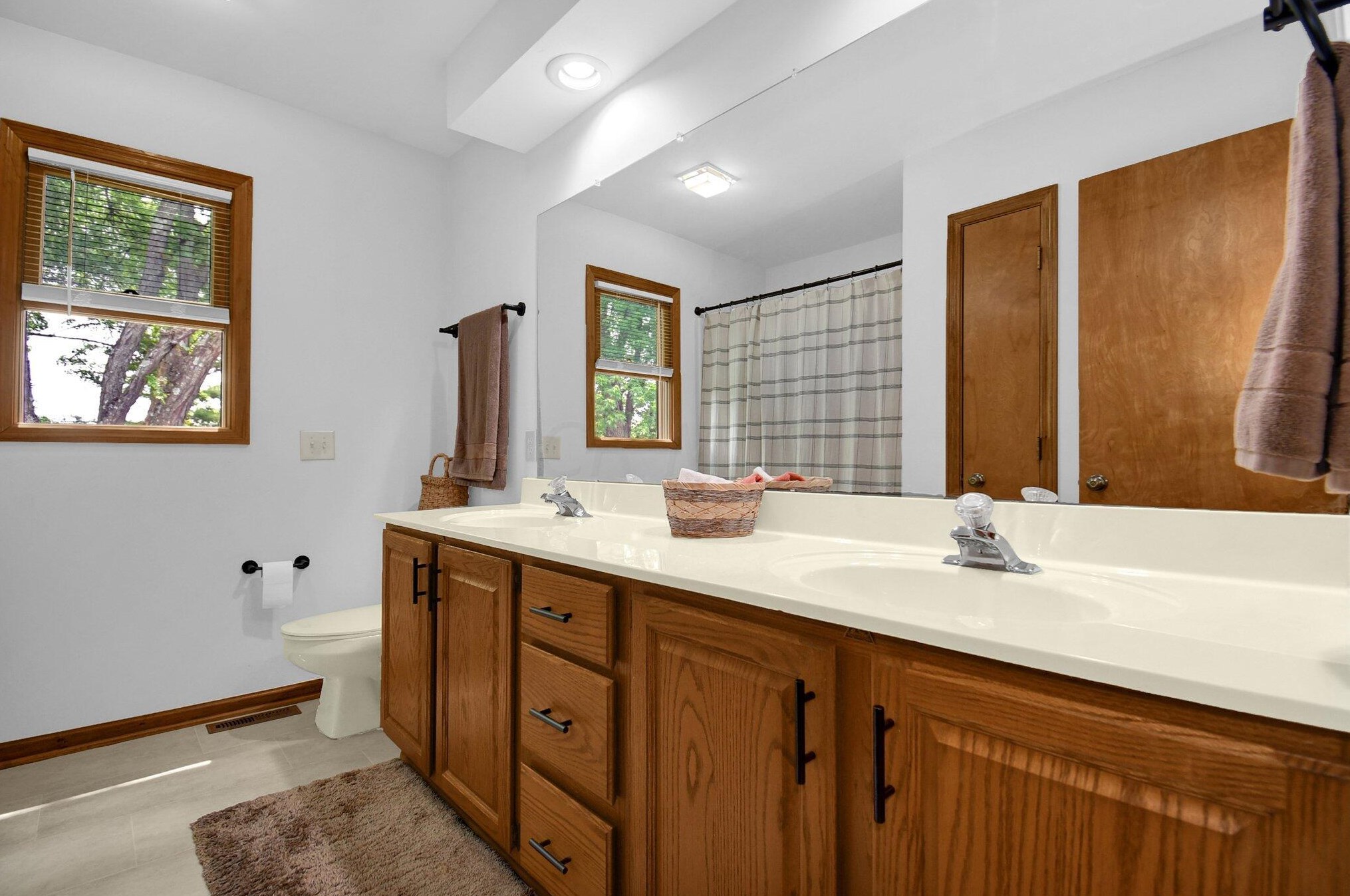 1189 Leicester Pl, Columbus OH 43235-2181 exterior