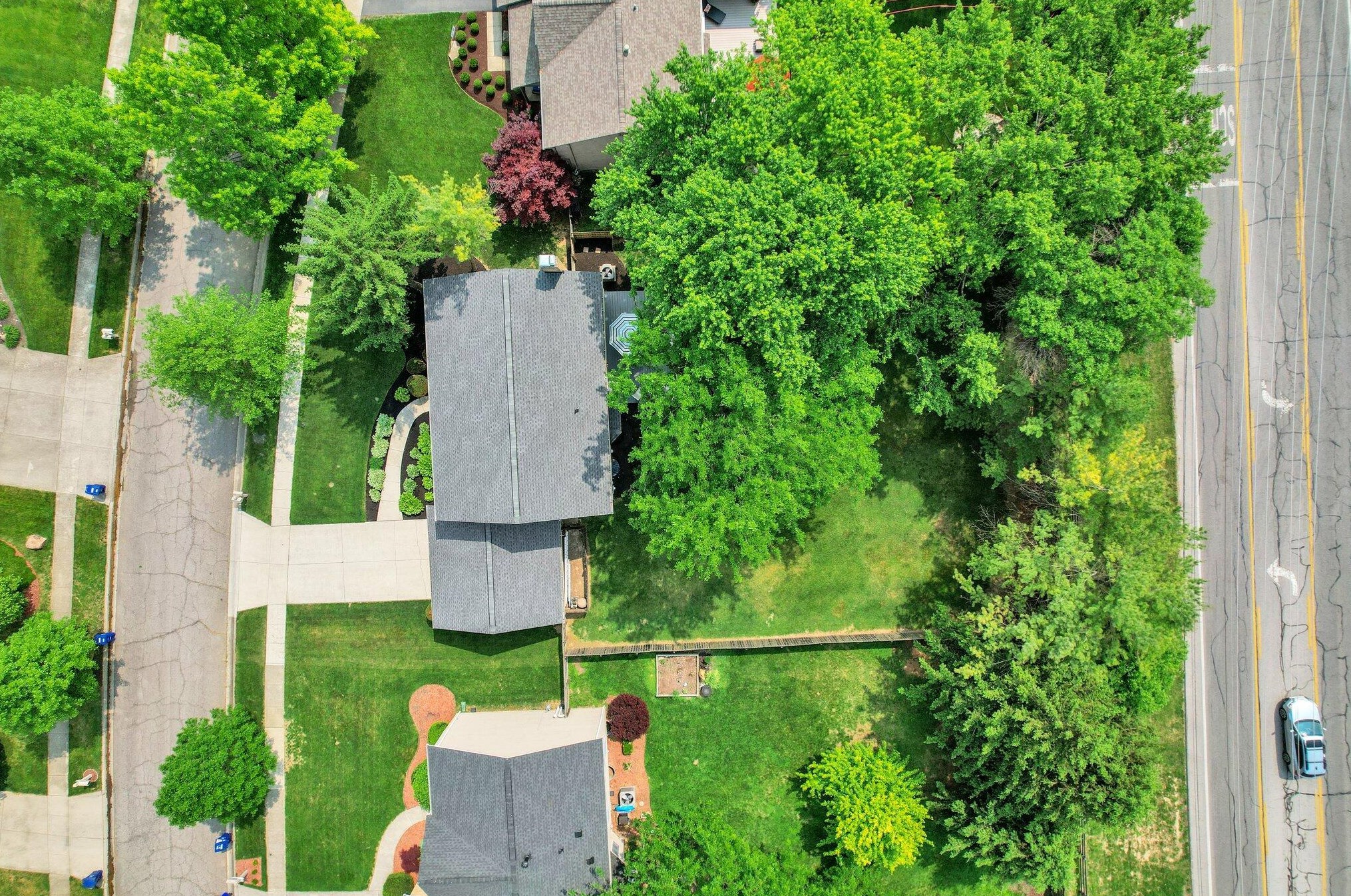 1189 Leicester Pl, Columbus OH 43235-2181 exterior