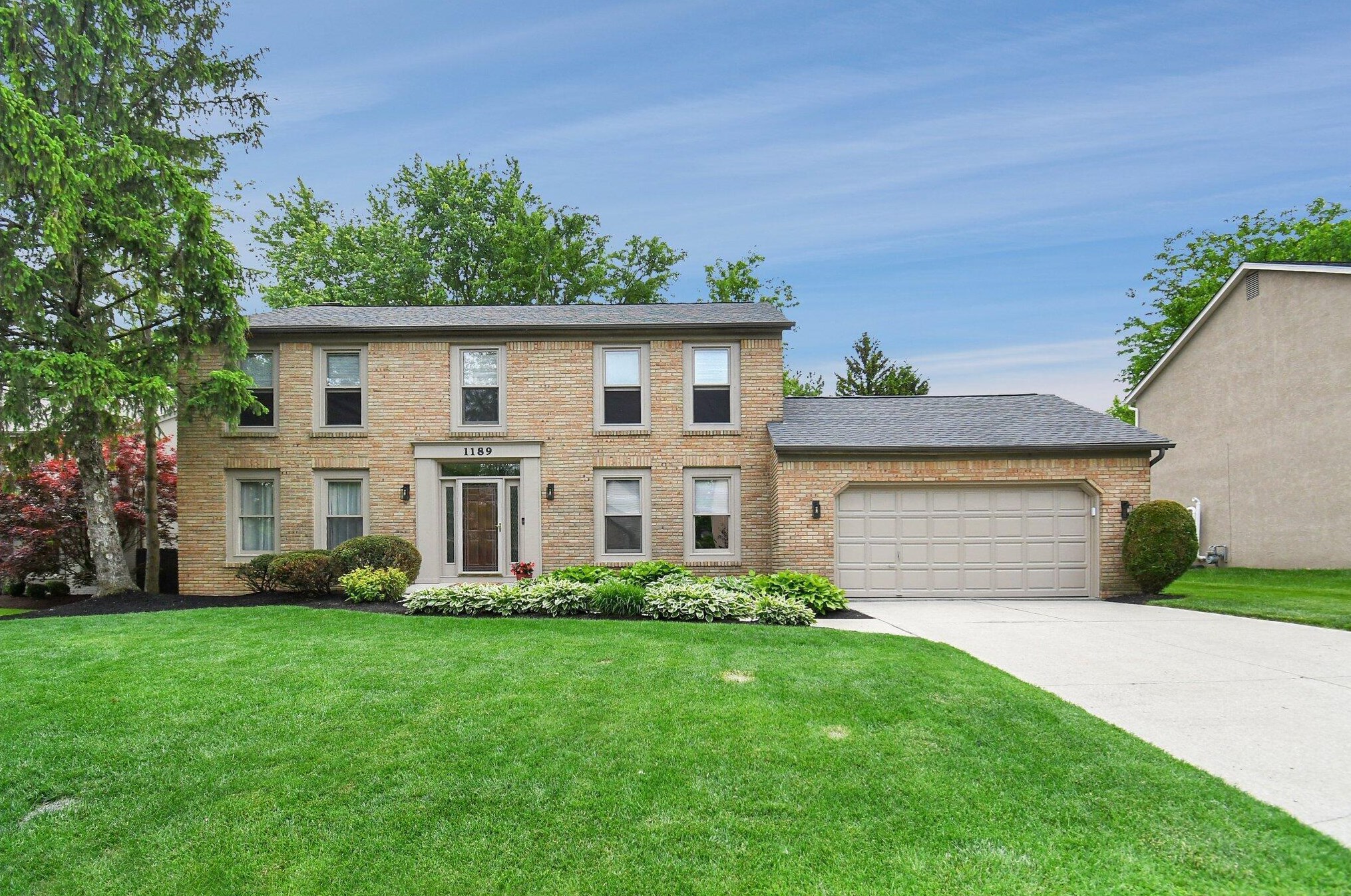 1189 Leicester Pl, Columbus, OH 43235-2181
