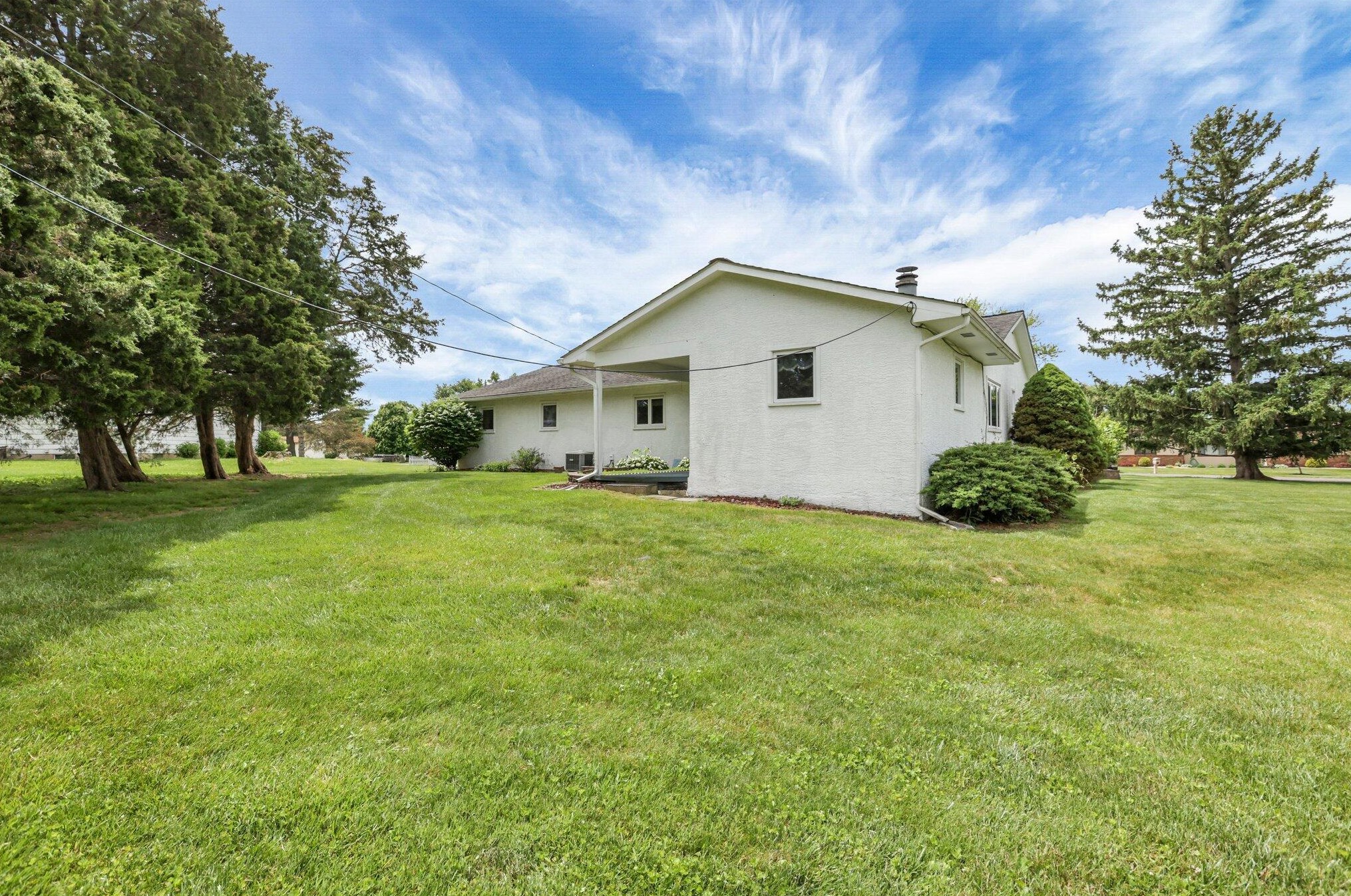 290 Florence Dr, Pickerington, OH 43147-1016