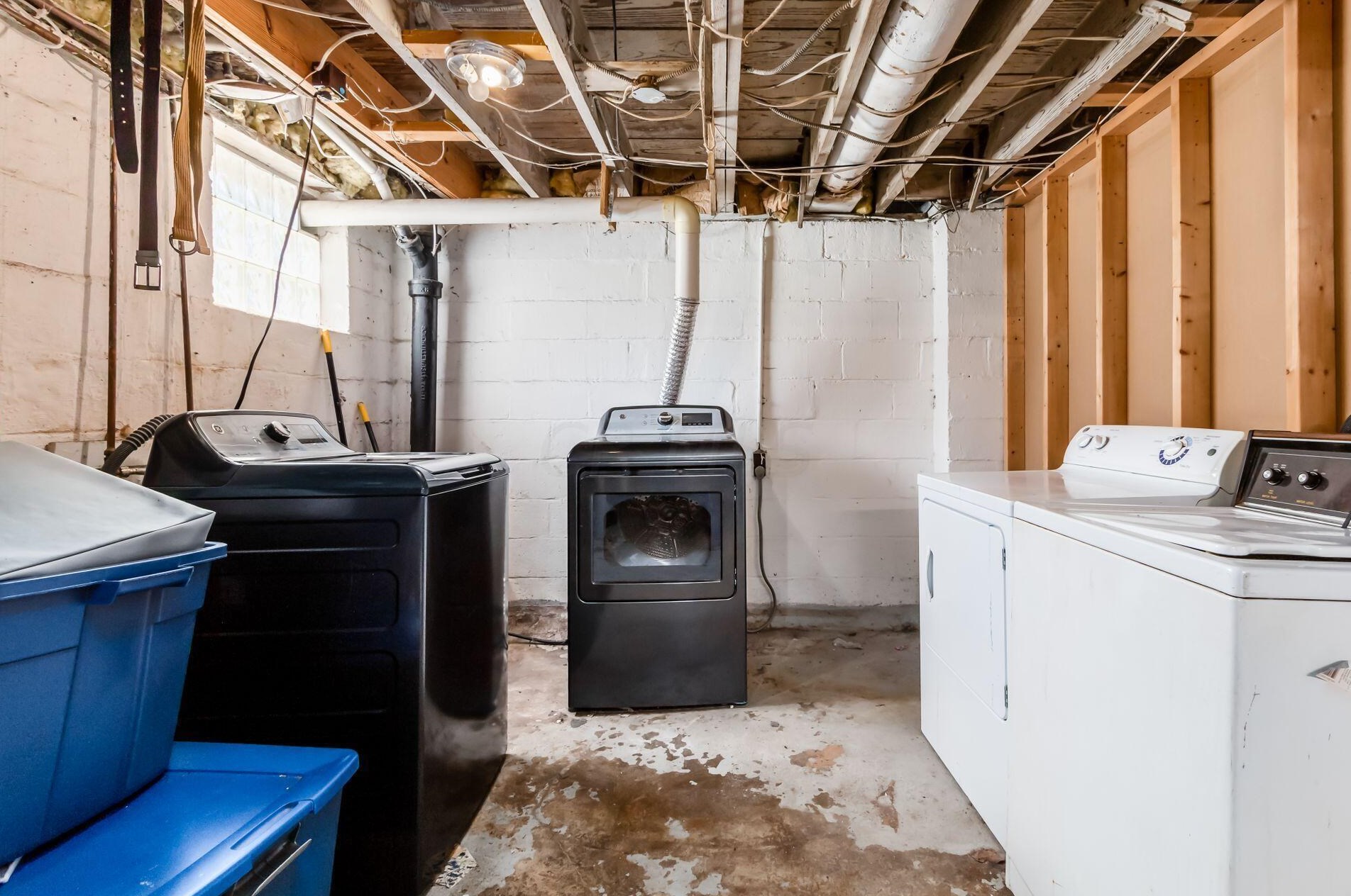 655 Hilltonia Ave, Columbus OH 43223-1703 exterior