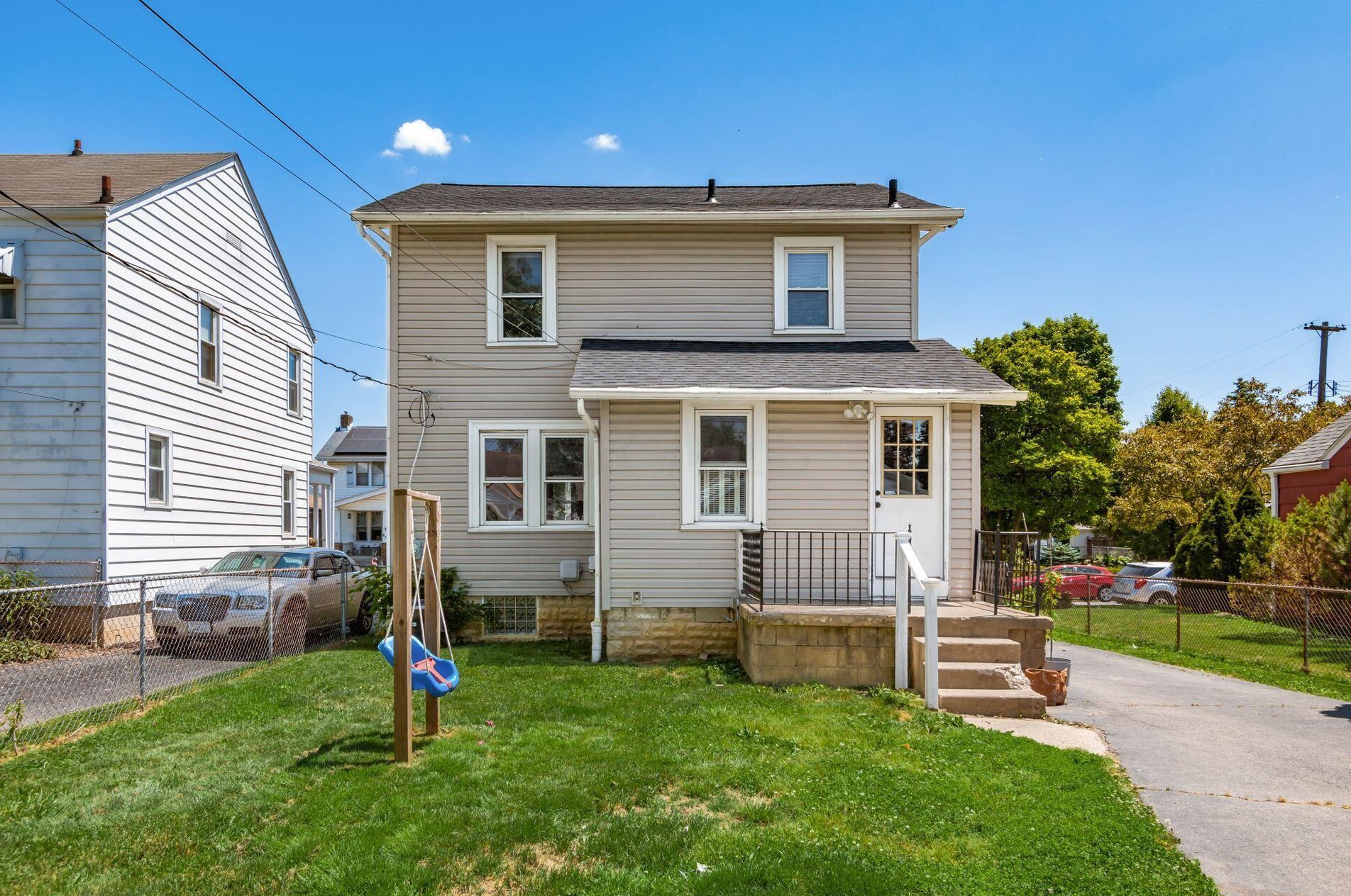 655 Hilltonia Ave, Columbus OH 43223-1703 exterior