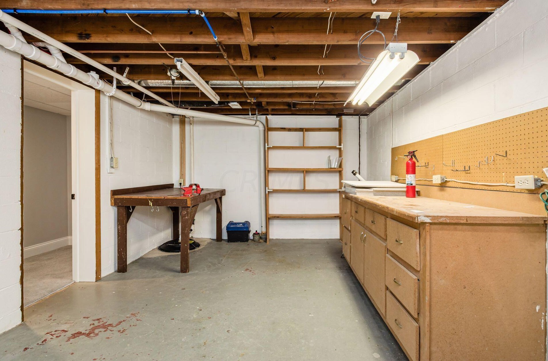 549 Columbia Ave, Columbus OH 43209-1005 exterior