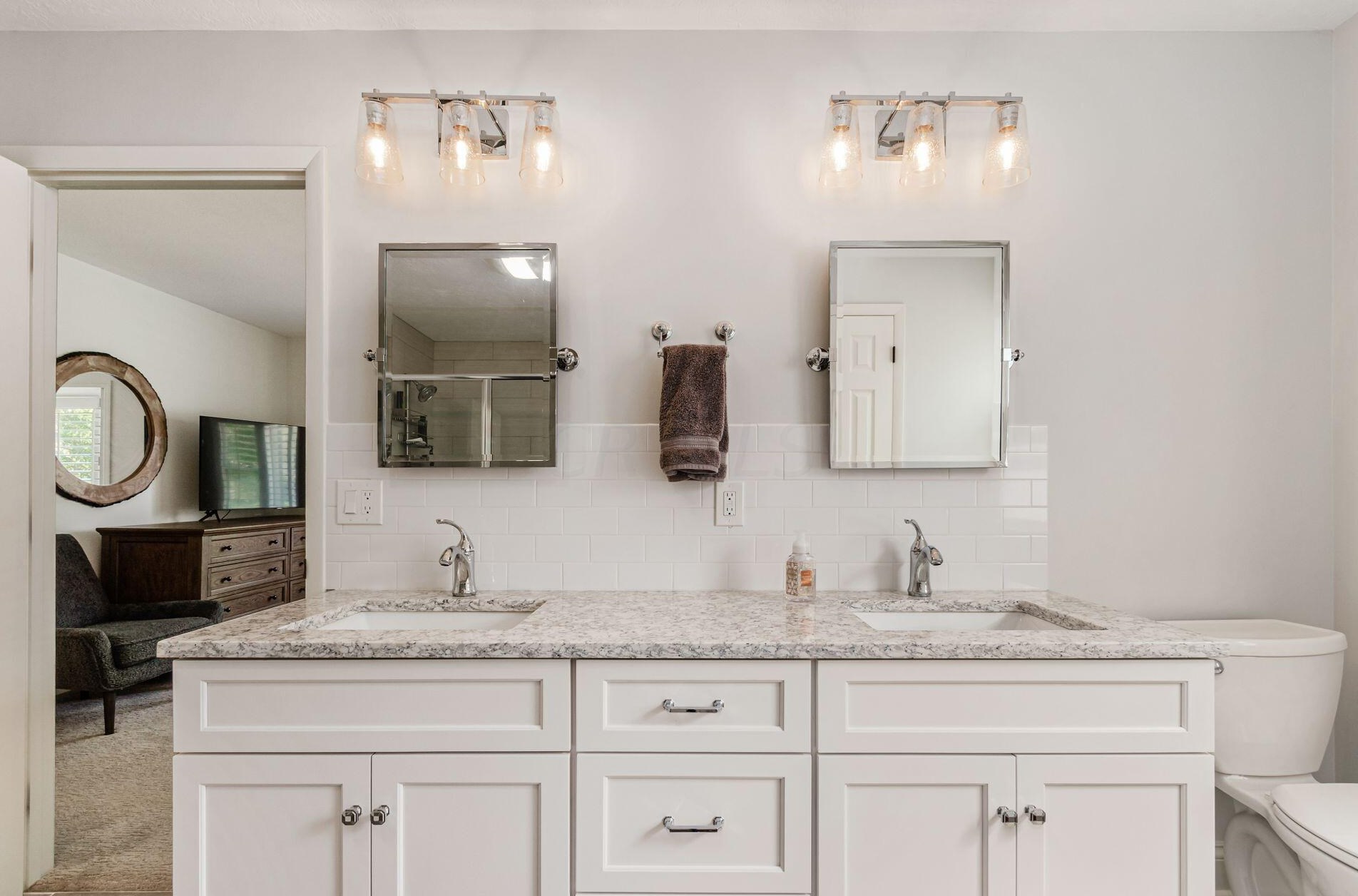 549 Columbia Ave, Columbus OH 43209-1005 exterior