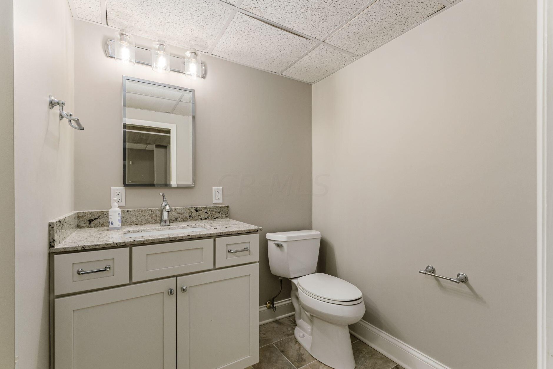 549 Columbia Ave, Columbus OH 43209-1005 exterior