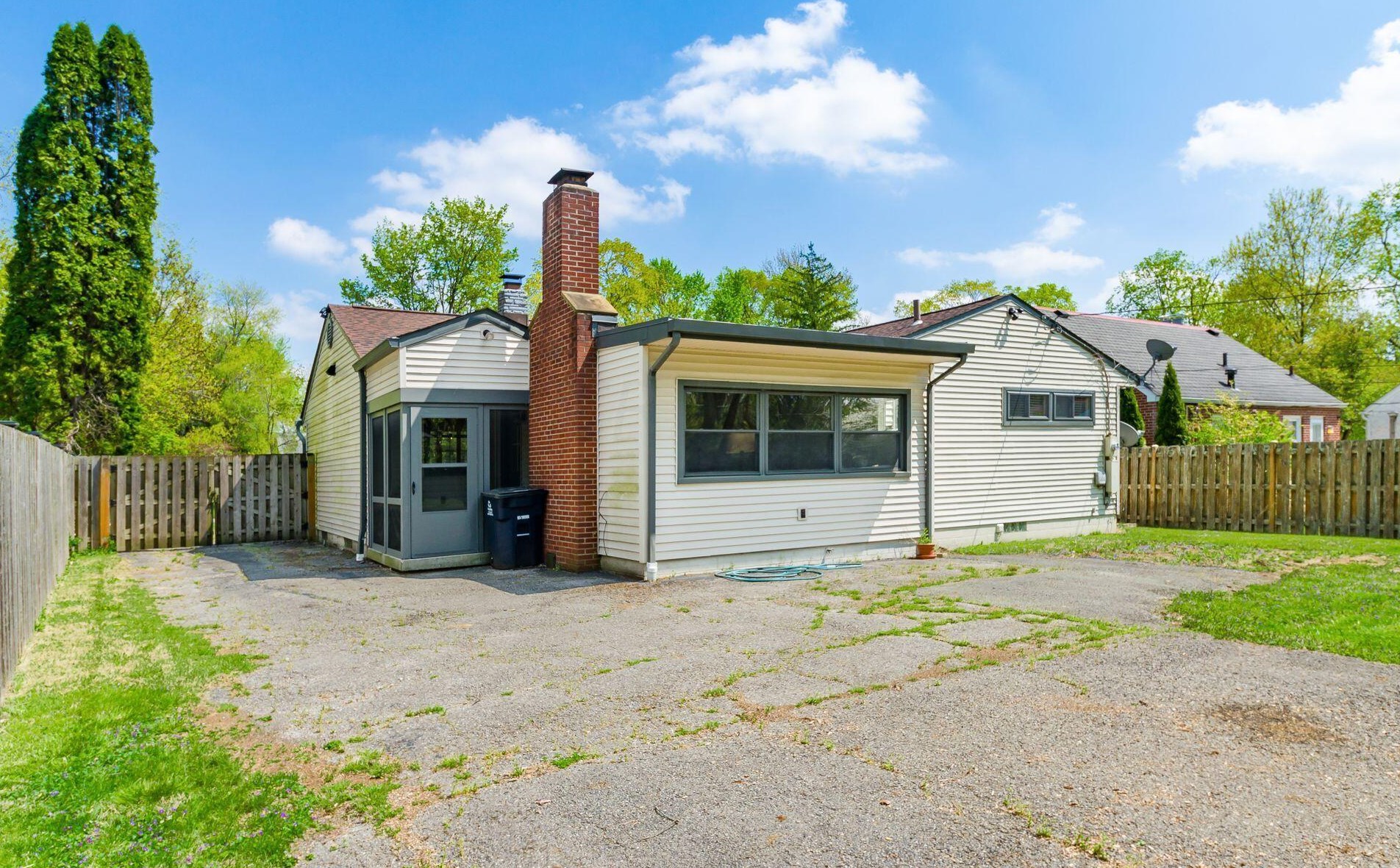 549 Columbia Ave, Columbus OH 43209-1005 exterior