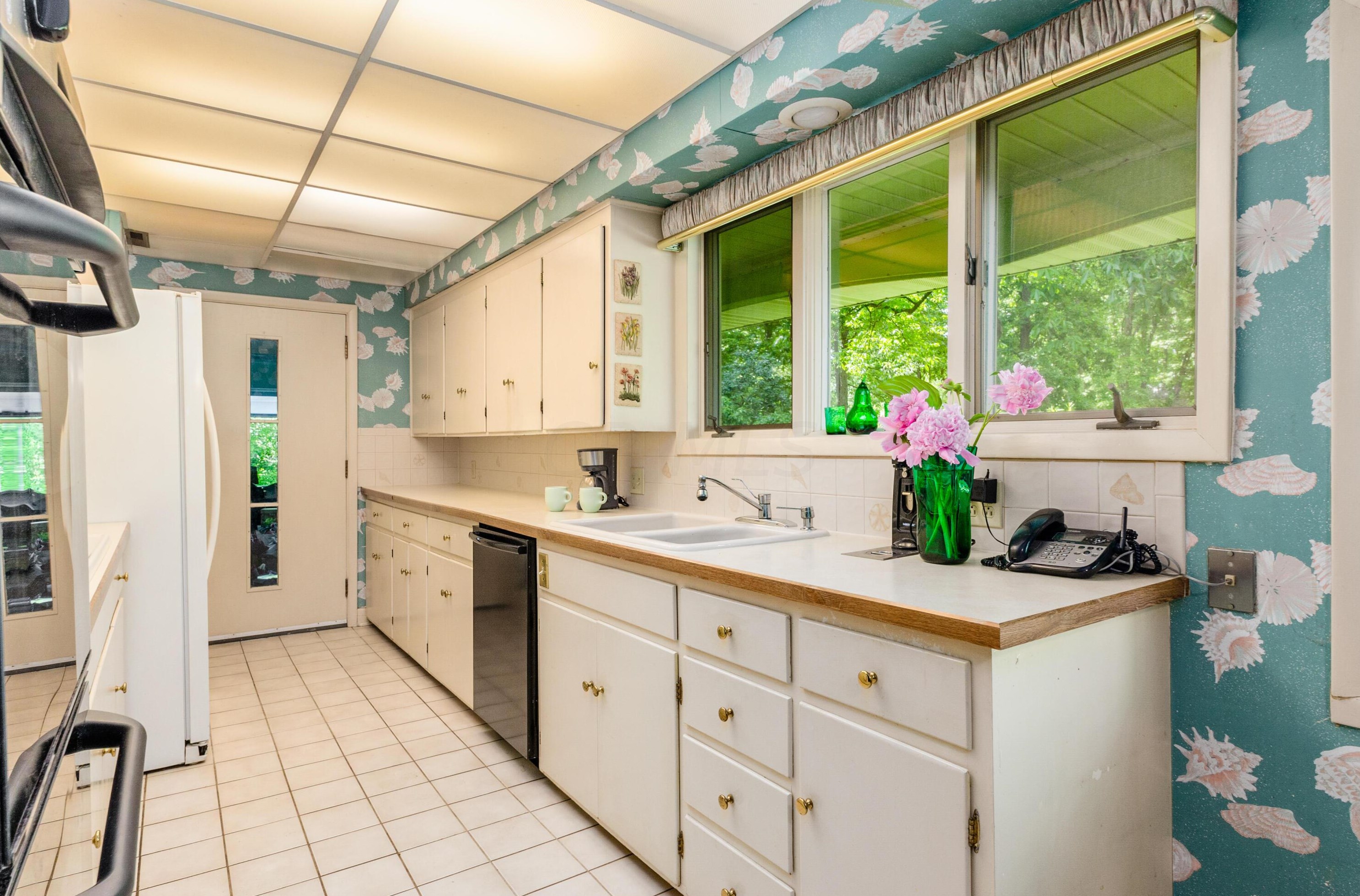 6665 Merwin Rd, Columbus OH 43235-2808 exterior