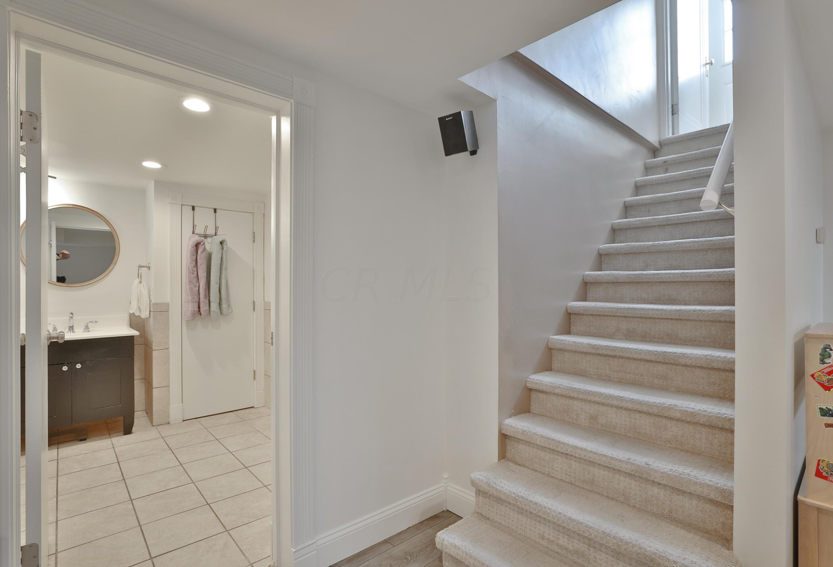 1011 Roosevelt Ave, Columbus OH 43209-1558 exterior