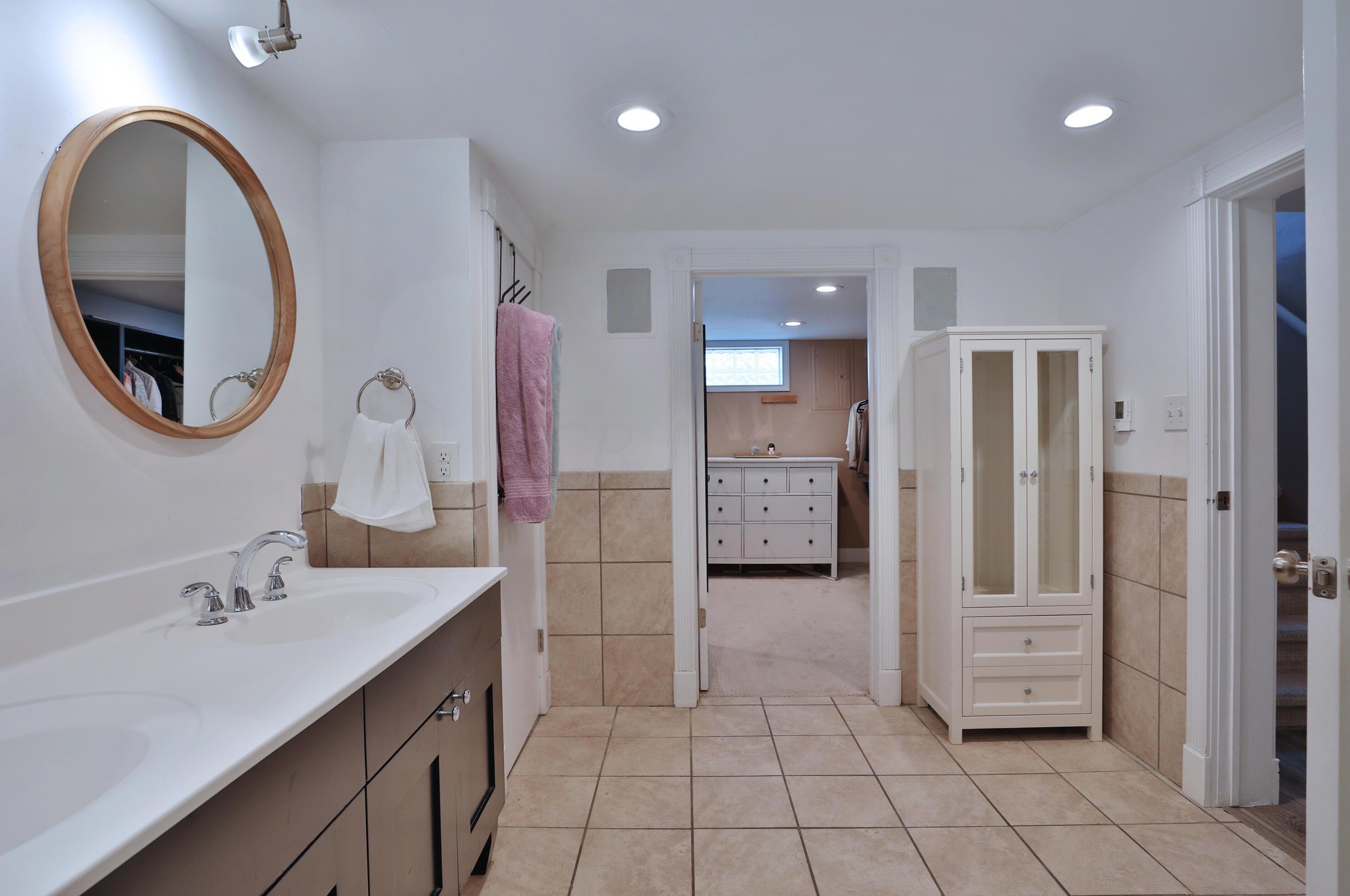 1011 Roosevelt Ave, Columbus OH 43209-1558 exterior