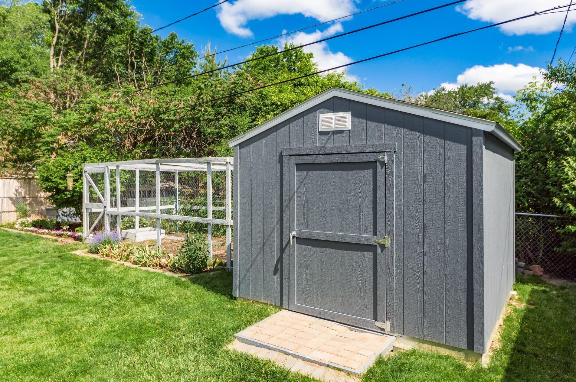 2234 Nottingham Rd, Columbus OH 43221-1149 exterior