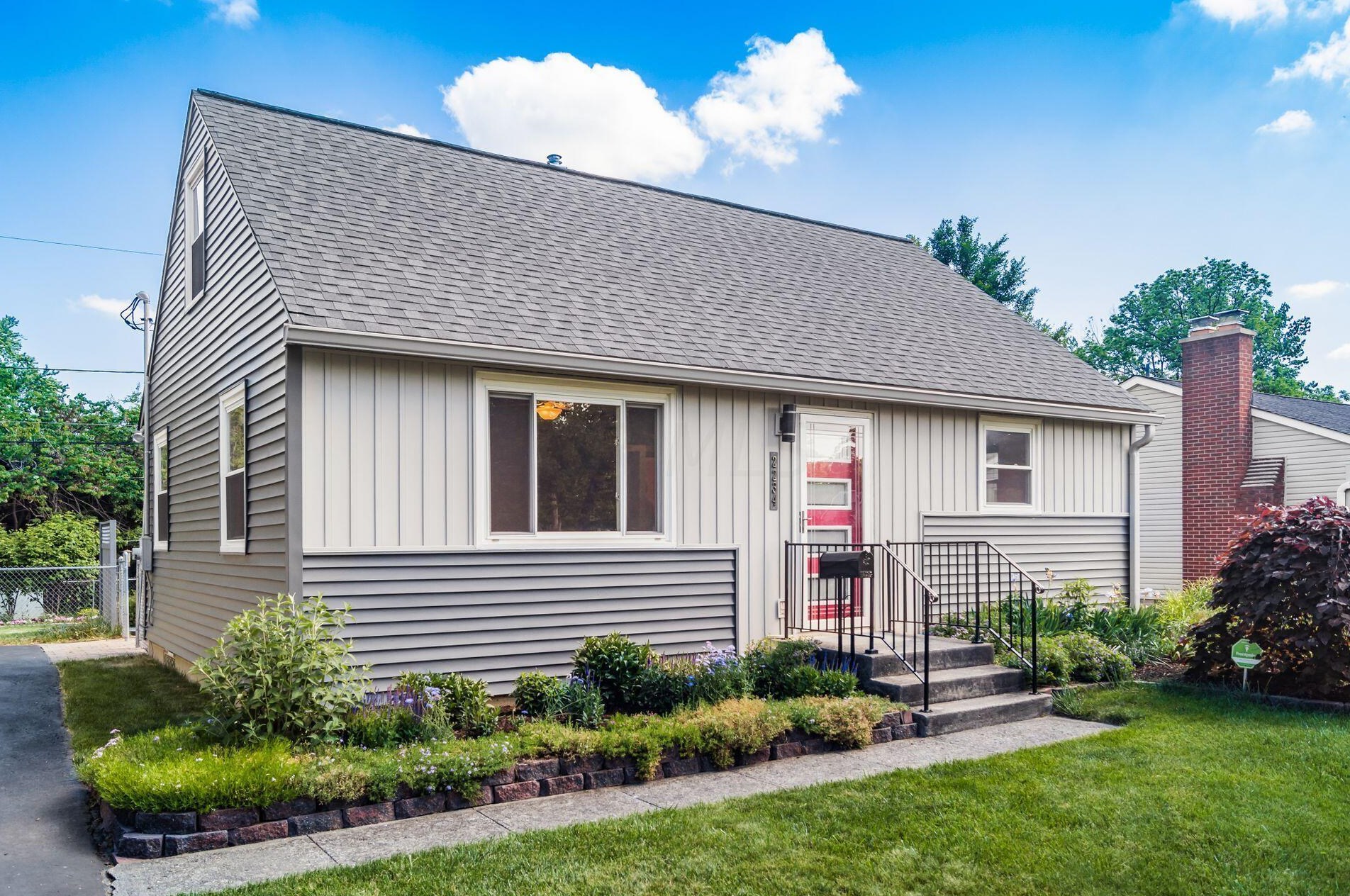 2234 Nottingham Rd, Columbus OH 43221-1149 exterior