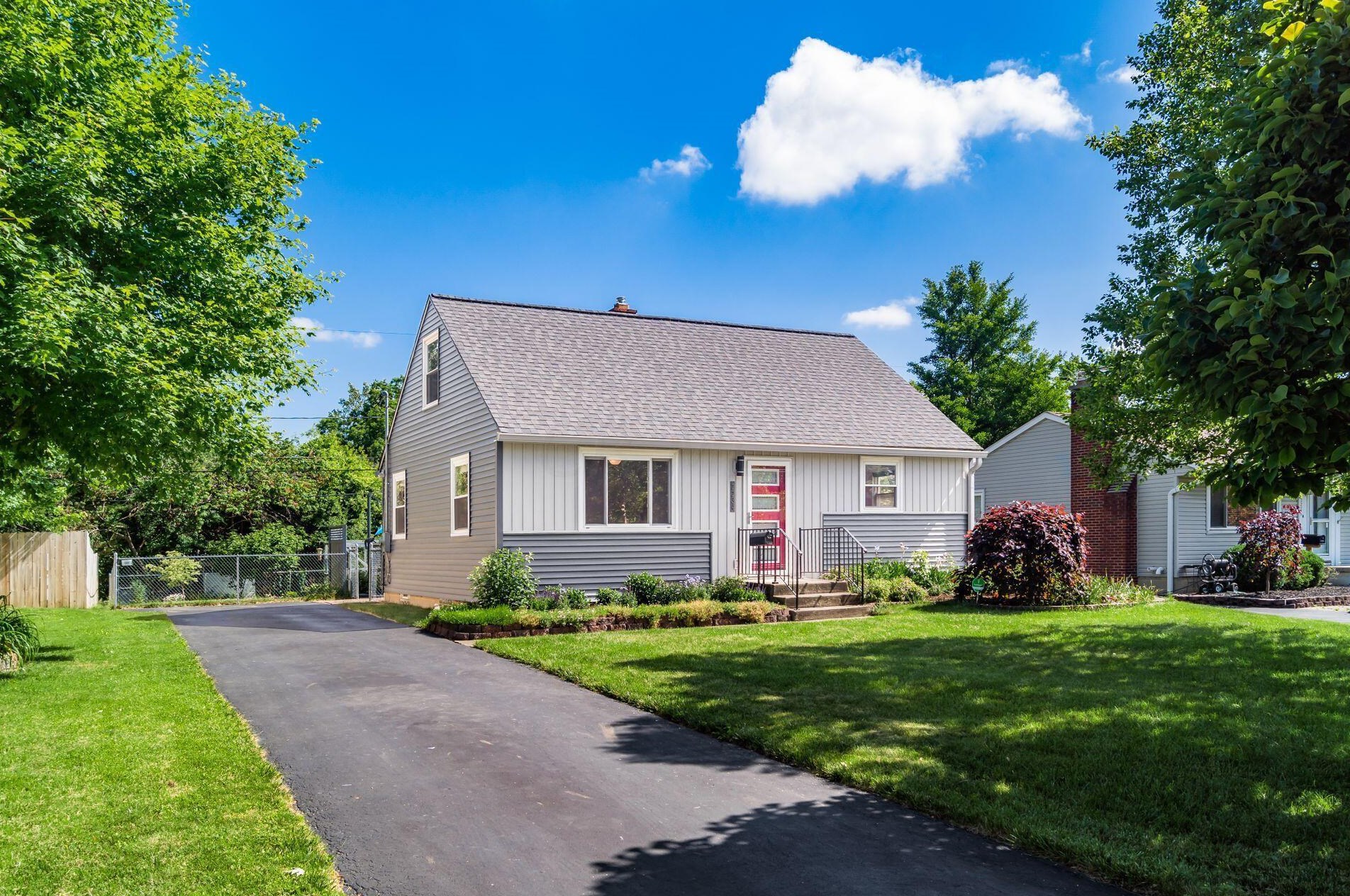 2234 Nottingham Rd, Columbus OH 43221-1149 exterior