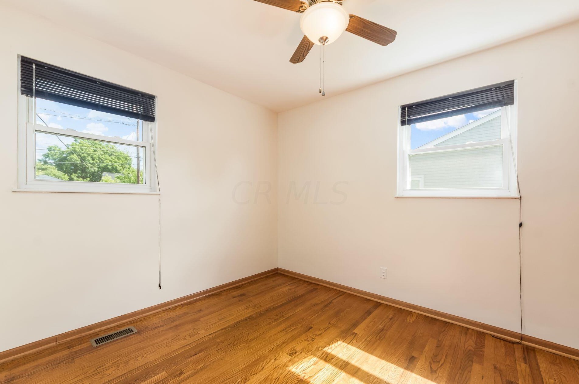 2234 Nottingham Rd, Columbus OH 43221-1149 exterior