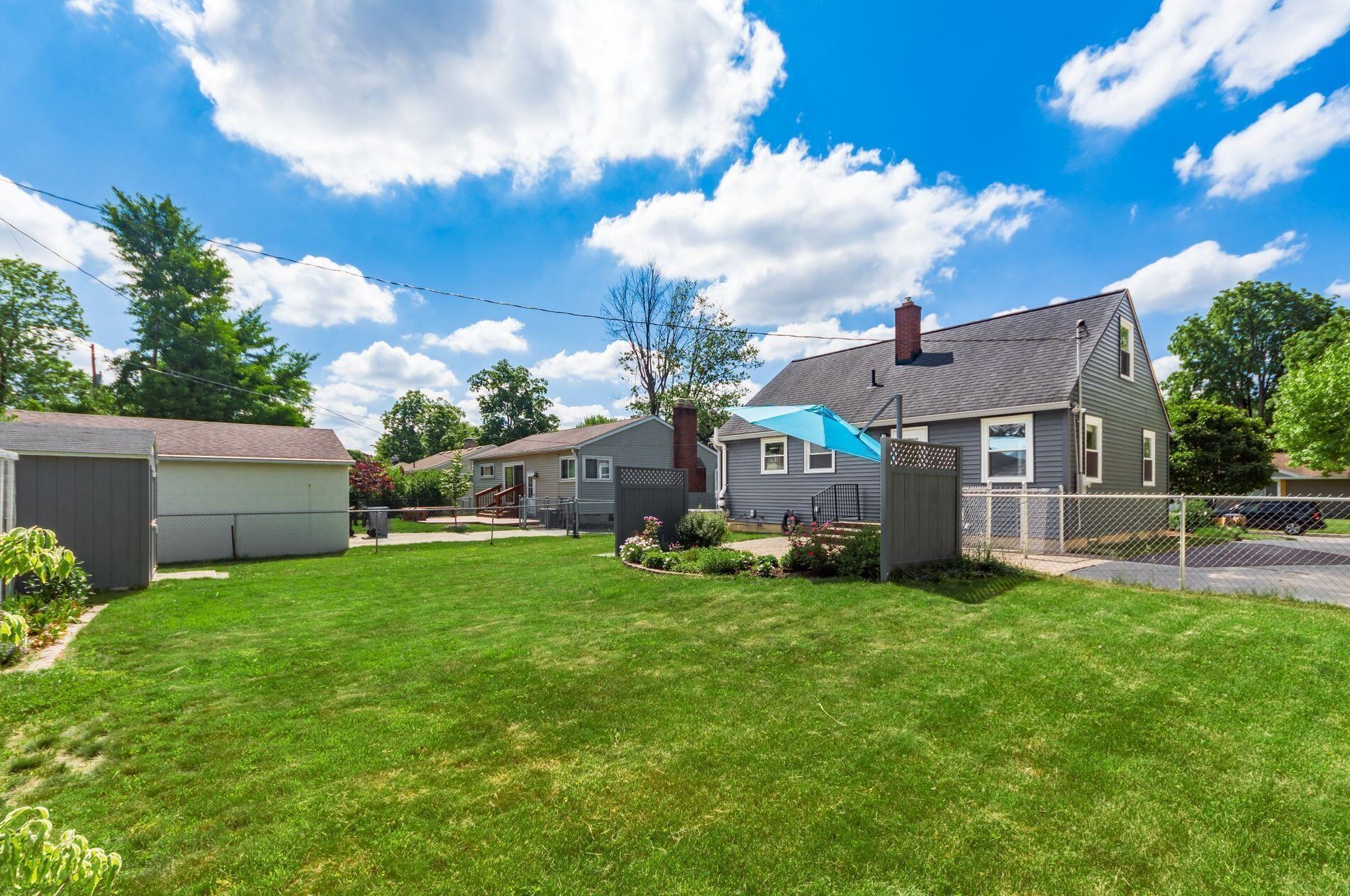 2234 Nottingham Rd, Columbus OH 43221-1149 exterior