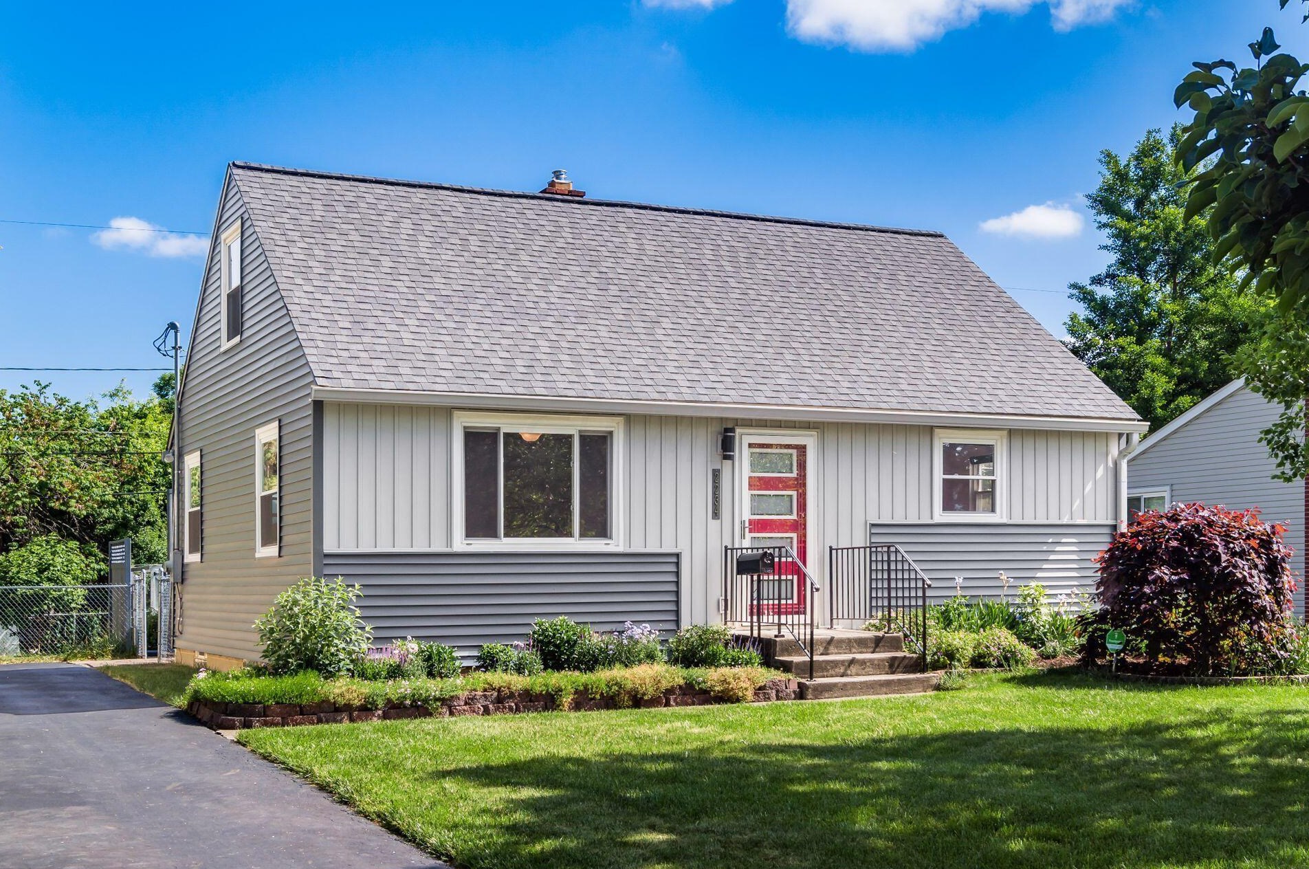 2234 Nottingham Rd, Columbus OH 43221-1149 exterior