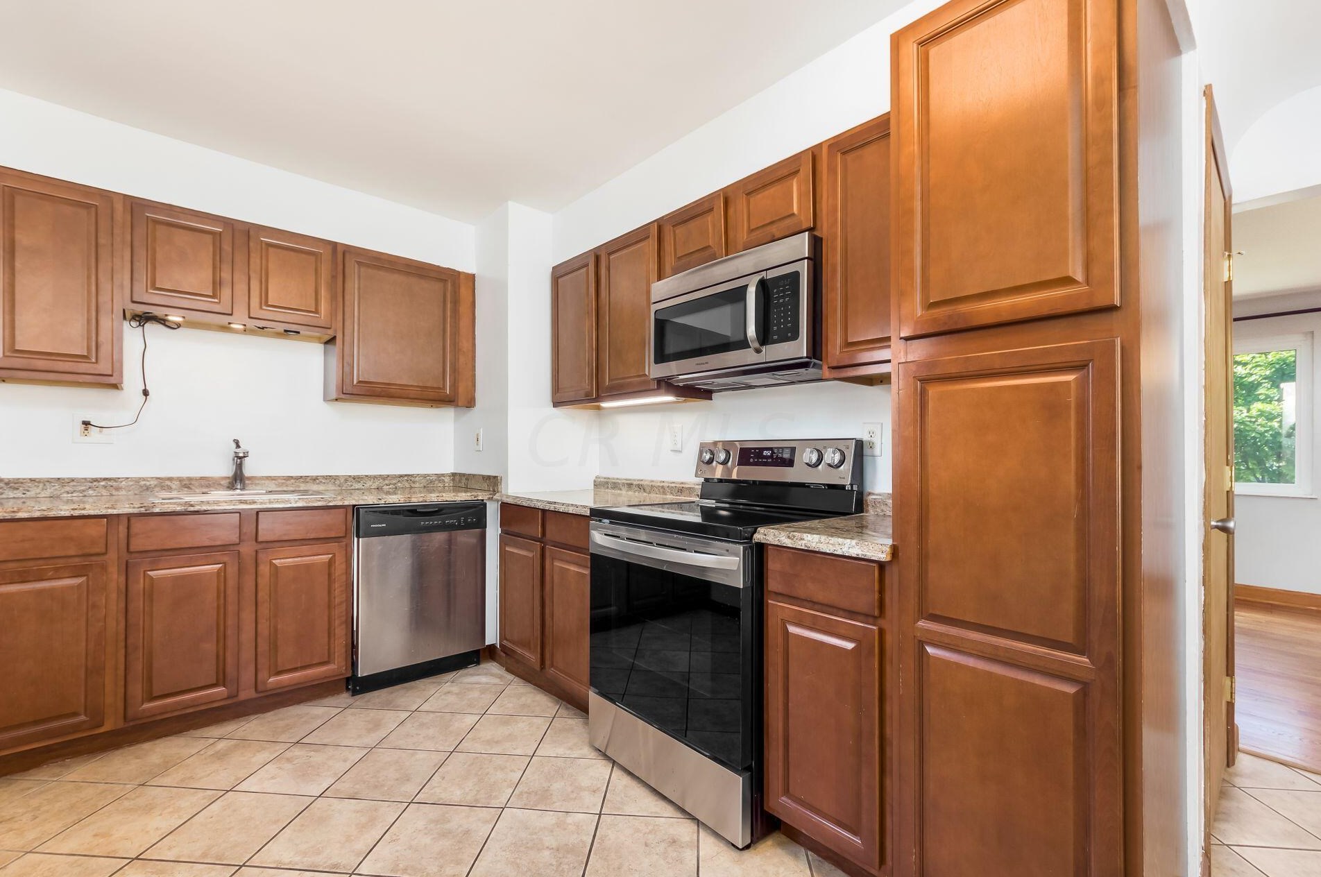 2234 Nottingham Rd, Columbus OH 43221-1149 exterior