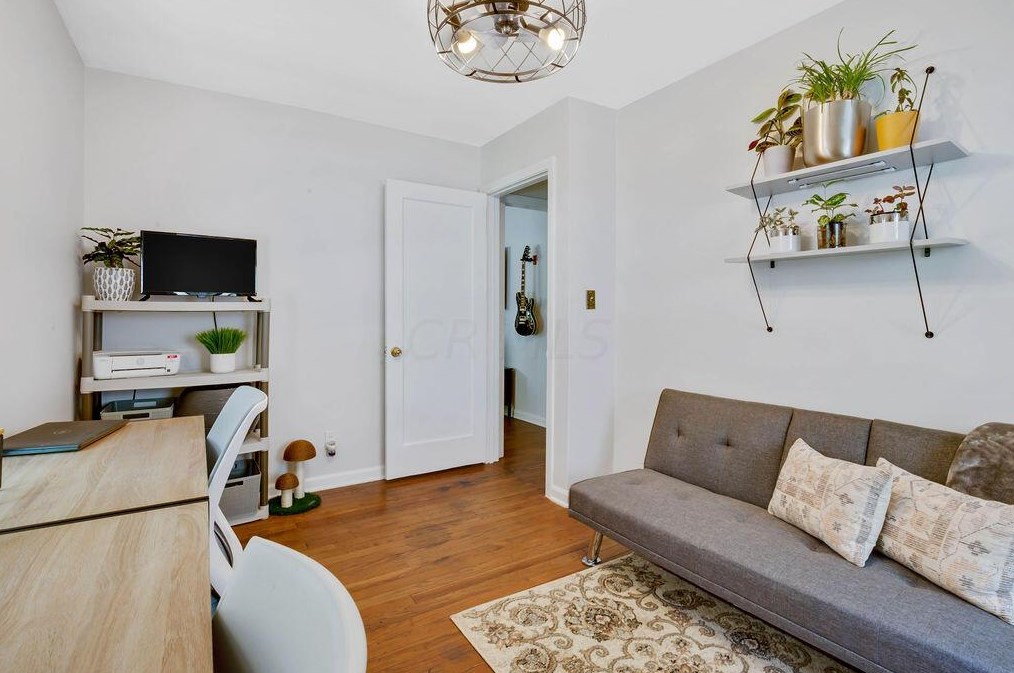 1300 Lenore Ave, Columbus OH 43224-3358 exterior