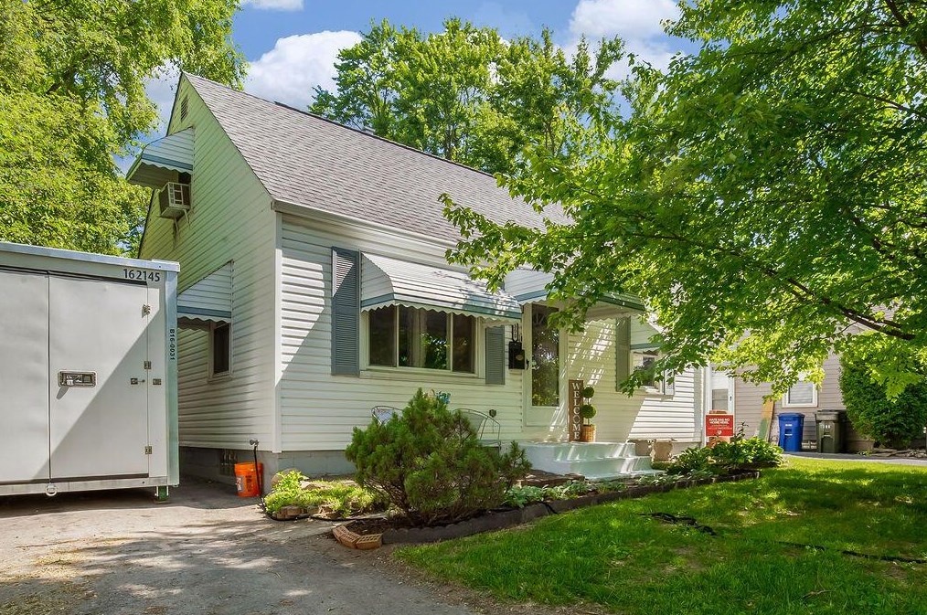 1300 Lenore Ave, Columbus OH 43224-3358 exterior