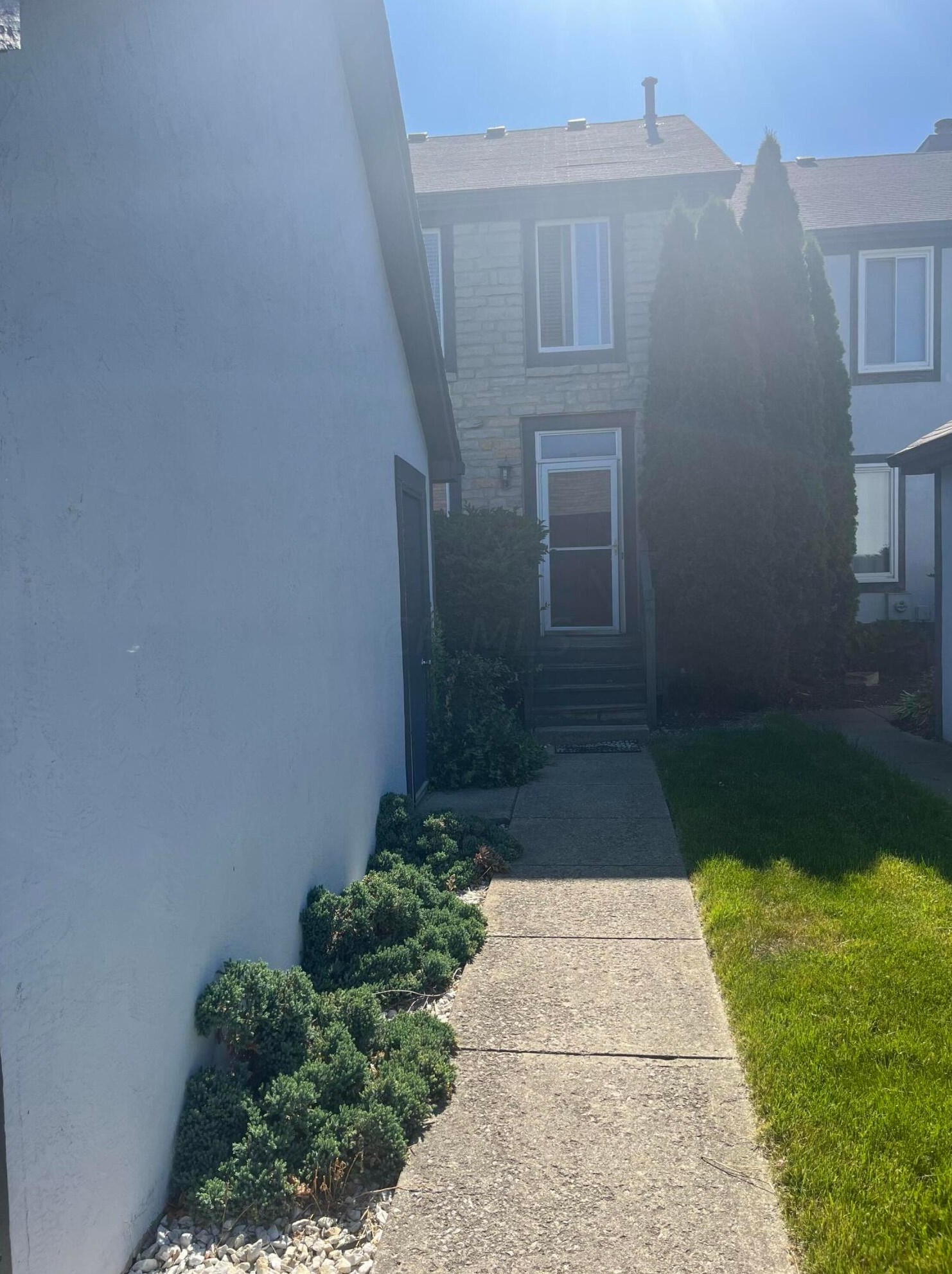 6995 Dublin Village Dr, Dublin, OH 43017