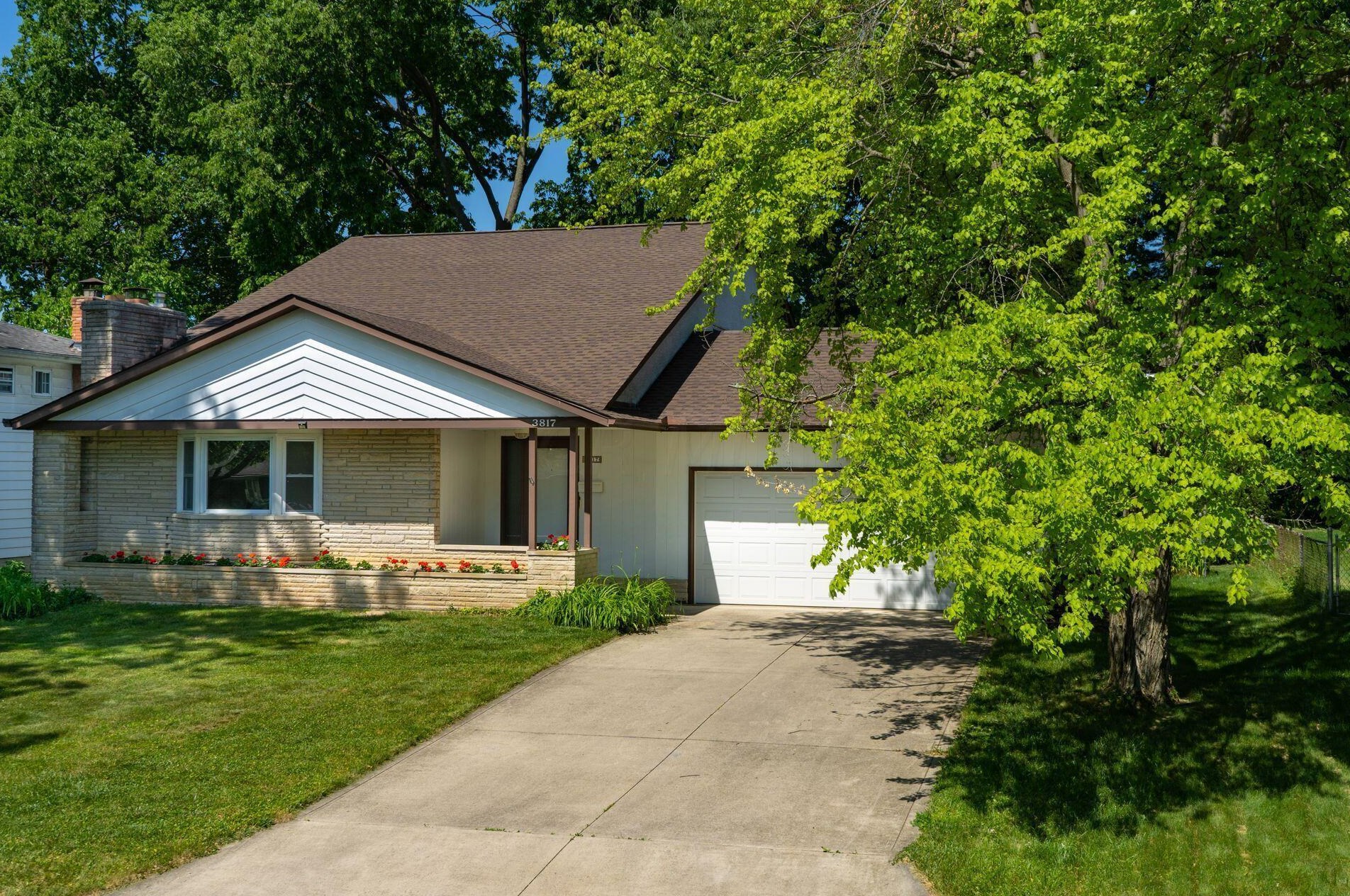 3817 Lindhurst Rd, Columbus, OH 43220-4173