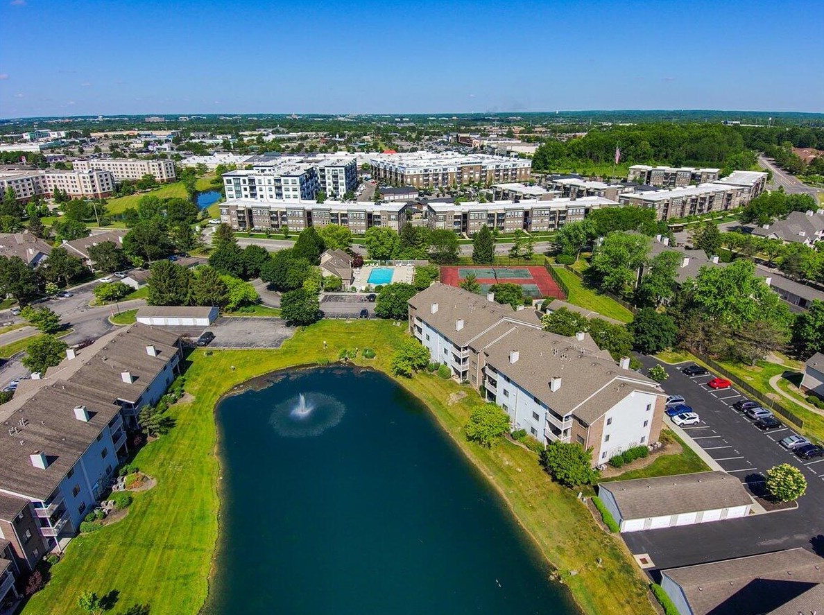 6755 Meadow Creek Dr, Columbus OH 43235-7920 exterior