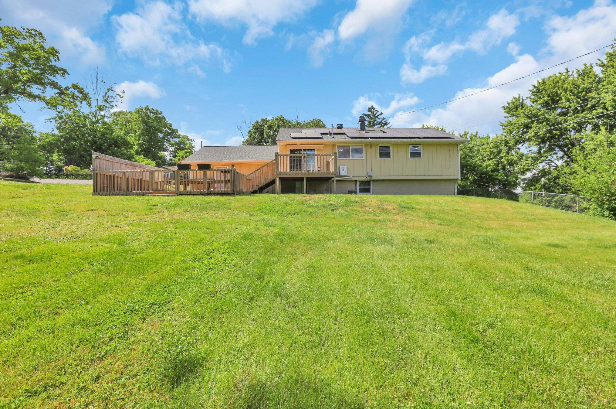 130 Alameda Ct, Lancaster OH  43130-2201 exterior