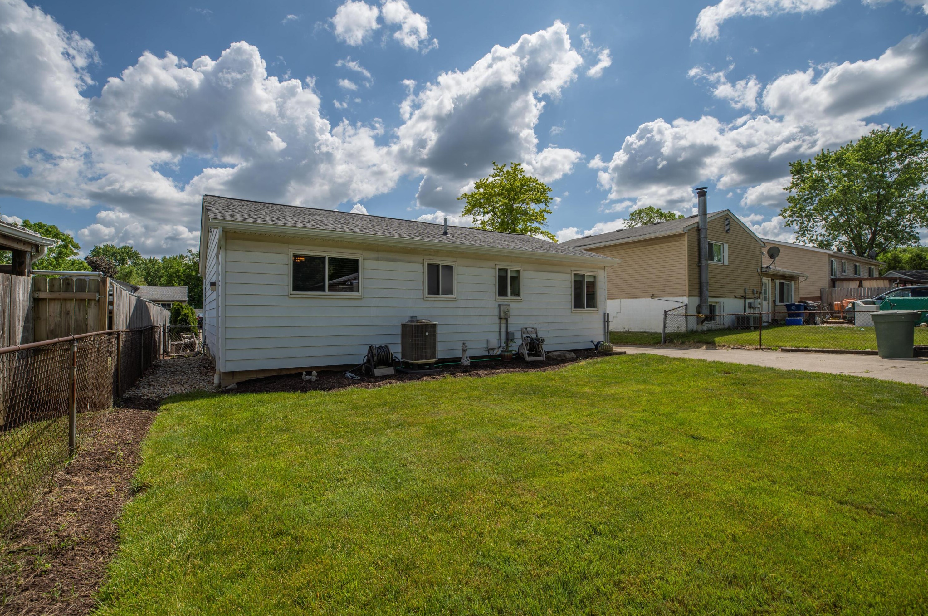 2990 Glenshaw Ave, Columbus OH 43231-6055 exterior