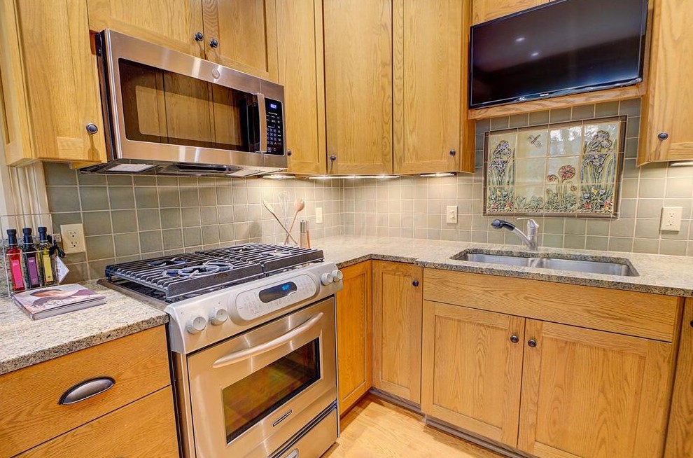 774 6 St, Columbus OH 43206-2130 exterior