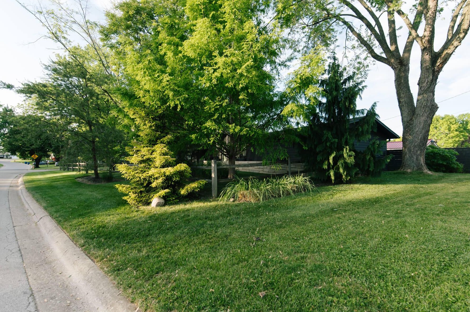 4318 Kendale Rd, Columbus, OH 43220-4142