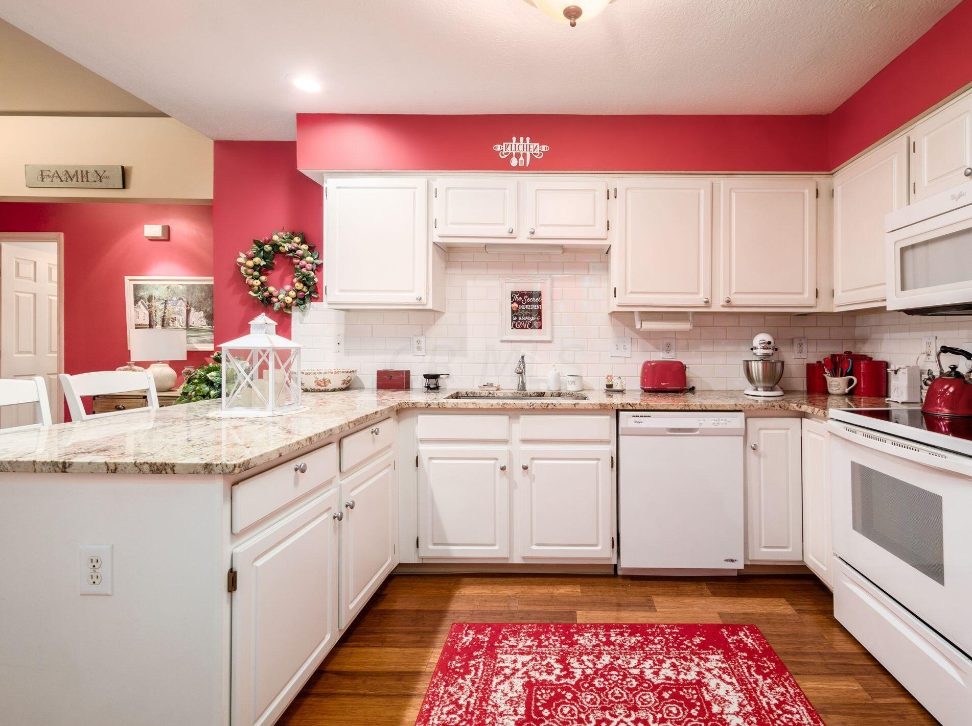 3046 Ravine Pointe Dr, Columbus OH 43231-7680 exterior