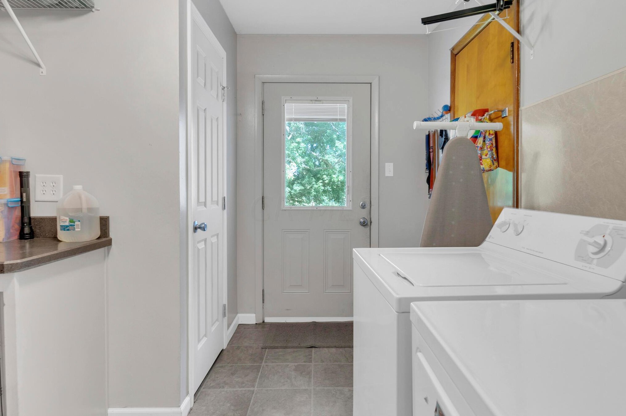 4230 Elliott Rd, Hilliard OH  43026-7648 exterior