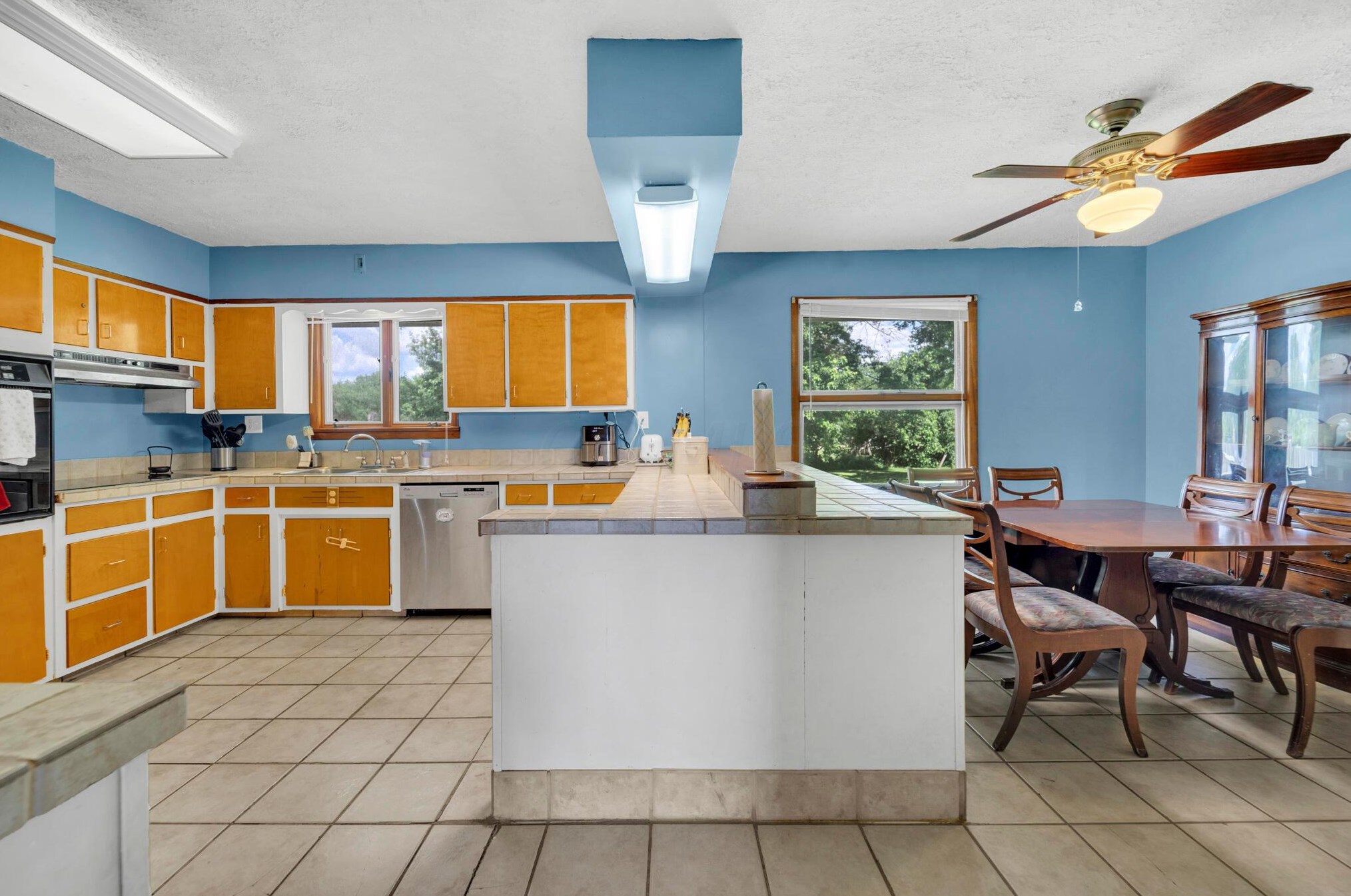 4230 Elliott Rd, Hilliard OH  43026-7648 exterior