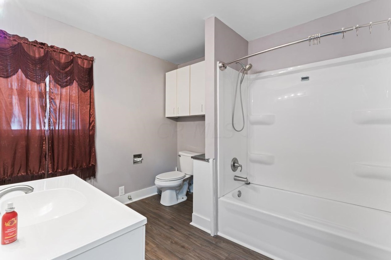 525 Maple St, Lancaster OH 43130-3125 exterior