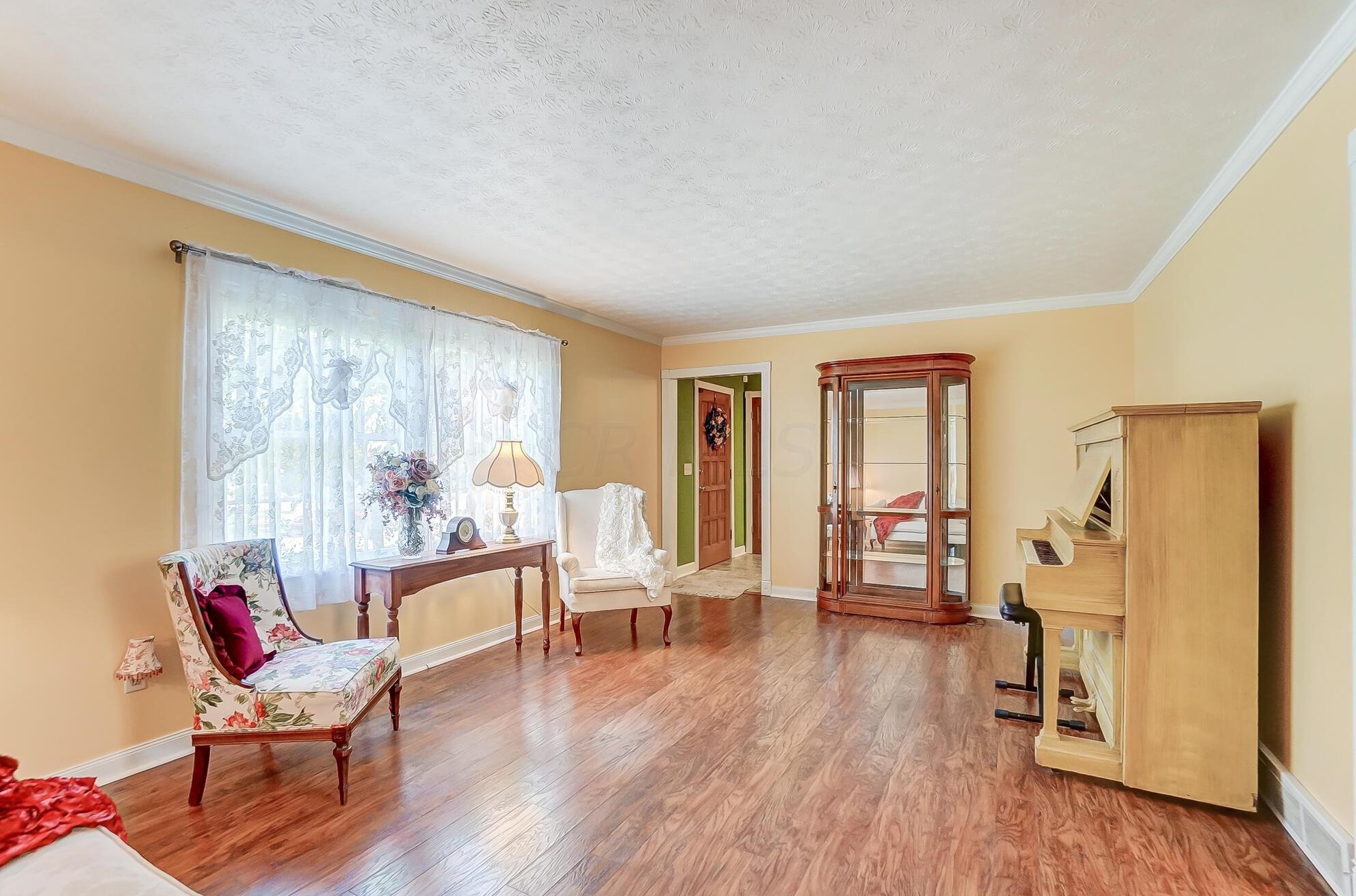 1727 Staffordshire Rd, Columbus OH 43229-2141 exterior