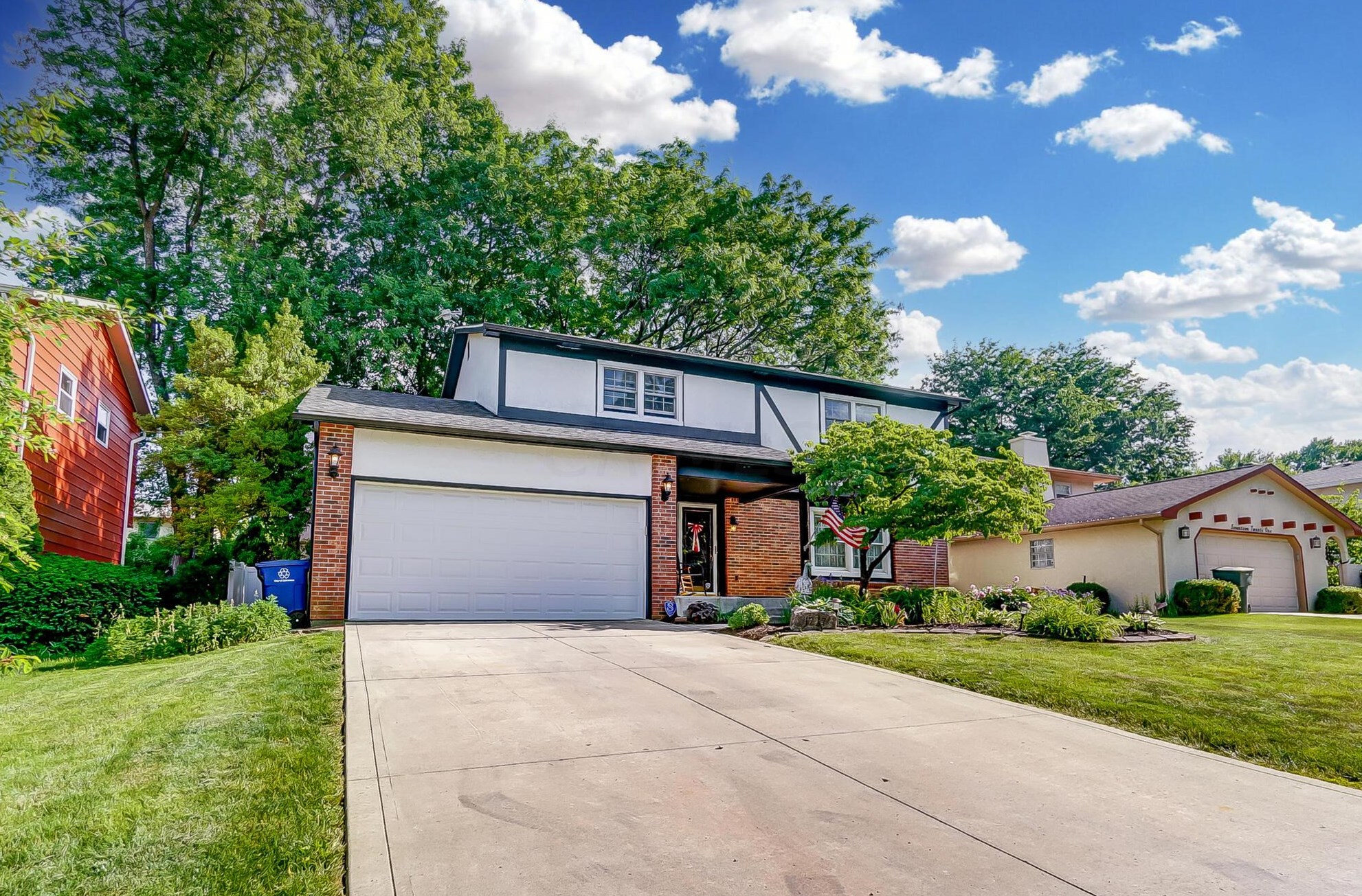 1727 Staffordshire Rd, Columbus OH 43229-2141 exterior