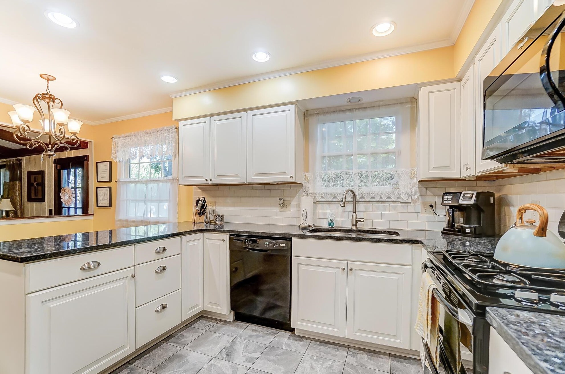 1727 Staffordshire Rd, Columbus OH 43229-2141 exterior